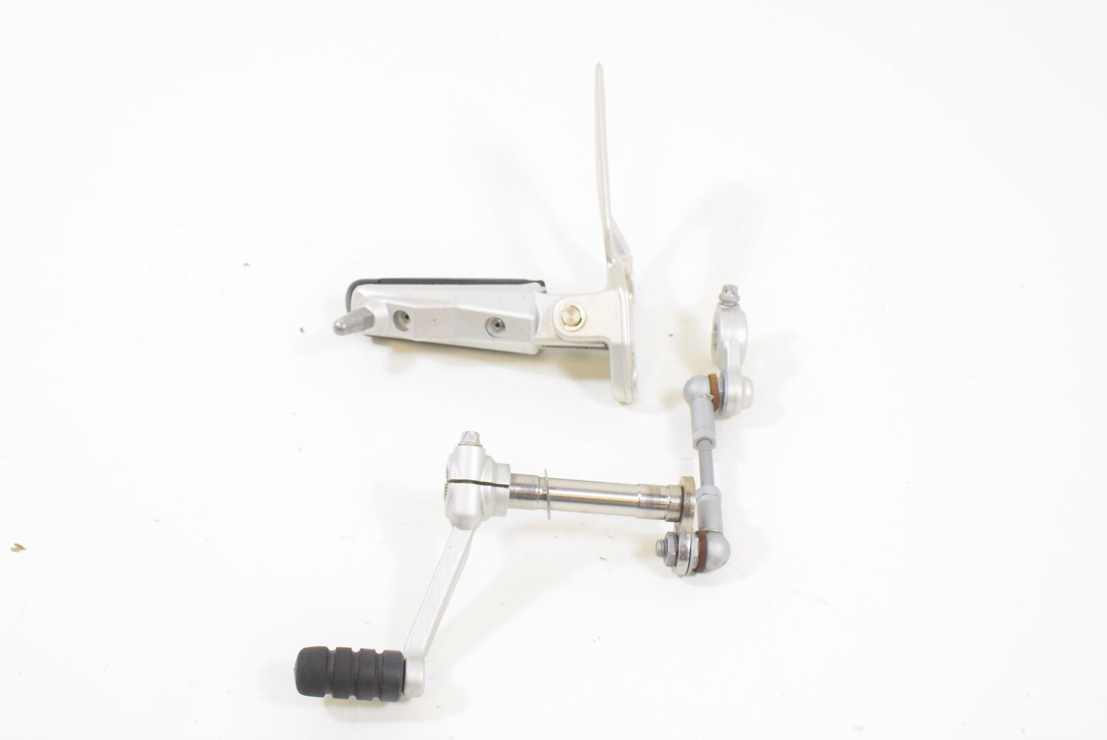 2014 BMW R1200R R1200 R K27 Front Right Footpeg Shifter Peg 46717728691 {{ shop.shopifyCountryName }} - Mototech271