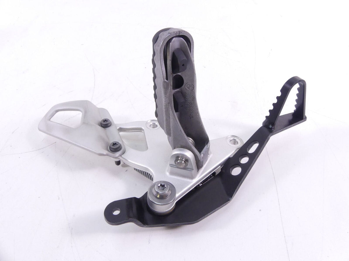 2018 BMW R nineT Urban GS K33 Right Front Footpeg & Brake Pedal 46718558718 {{ shop.shopifyCountryName }} - Mototech271