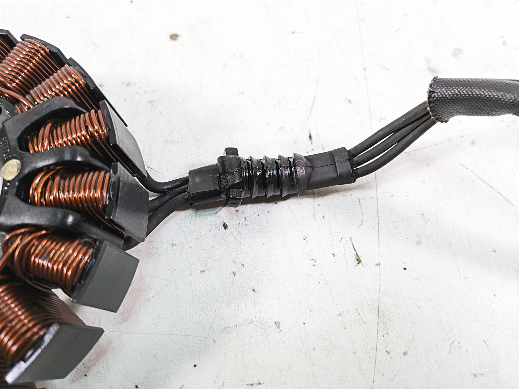 2015 Harley Touring FLHXS Street Glide Stator Alternator Generator 50A 29987-06D {{ shop.shopifyCountryName }} - Mototech271