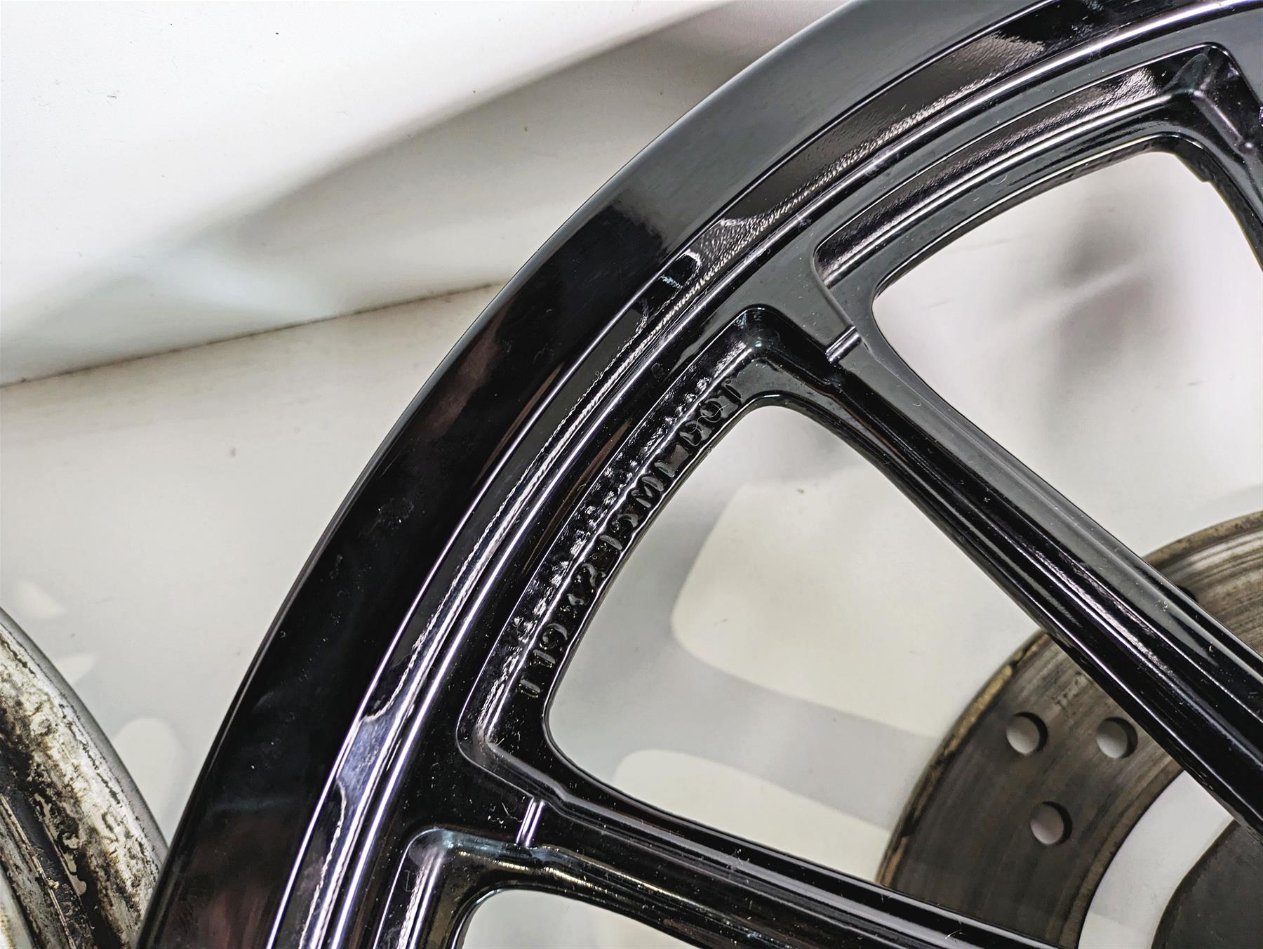 2005 Harley Dyna FXDL Low Rider Black Front Rear Wheel Set 16x3 19x2.15 43499-00 {{ shop.shopifyCountryName }} - Mototech271