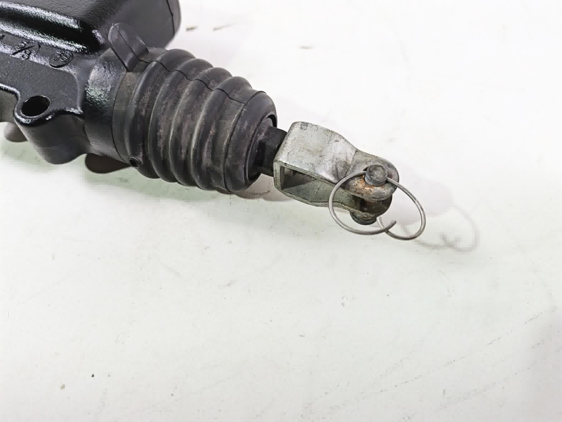 2018 Harley FXBR Softail Breakout Rear Brake Master Cylinder 5/8" 41700460 {{ shop.shopifyCountryName }} - Mototech271