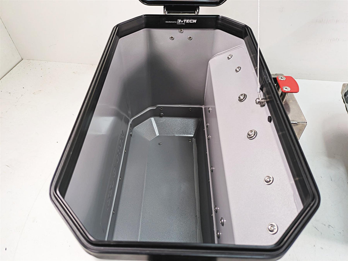 2020 Moto Guzzi V85 TT Adventure Aluminum Saddlebag Saddle Bag Set 2S001301 {{ shop.shopifyCountryName }} - Mototech271