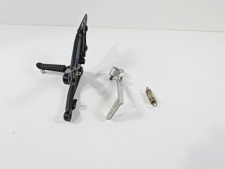 2008 Yamaha YZF R1 RN19 Front Right Foot Peg & Brake Pedal 4C8-27443-00-00 {{ shop.shopifyCountryName }} - Mototech271