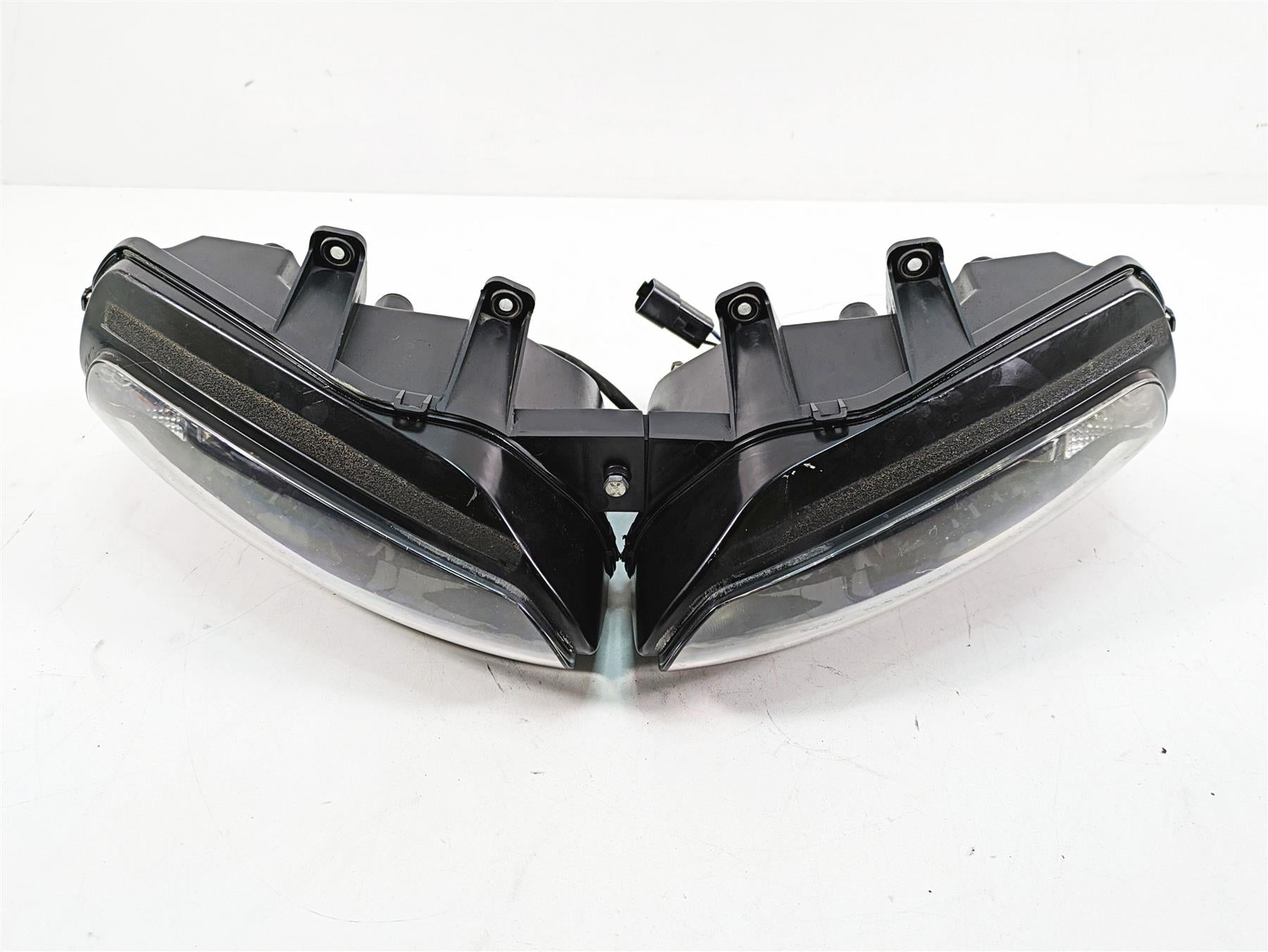 2008 Buell 1125 R Headlight Head Light & Wiring Set Y0721.1AM Y0722.1AM {{ shop.shopifyCountryName }} - Mototech271