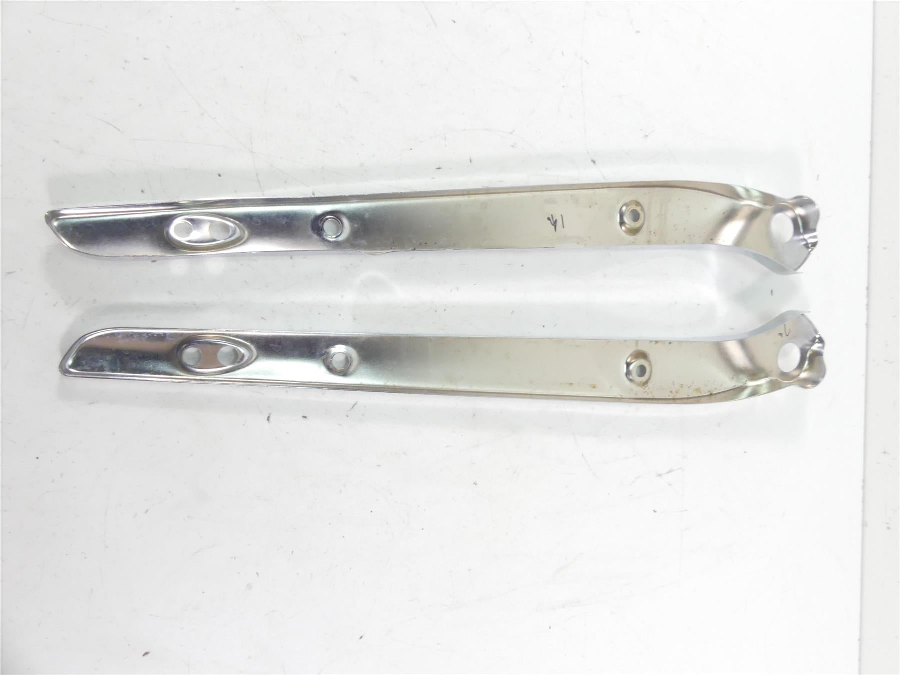 2009 Harley FXDF Dyna Fat Bob Rear Fender Struts Braces -Read 59281-08 59410-08 {{ shop.shopifyCountryName }} - Mototech271