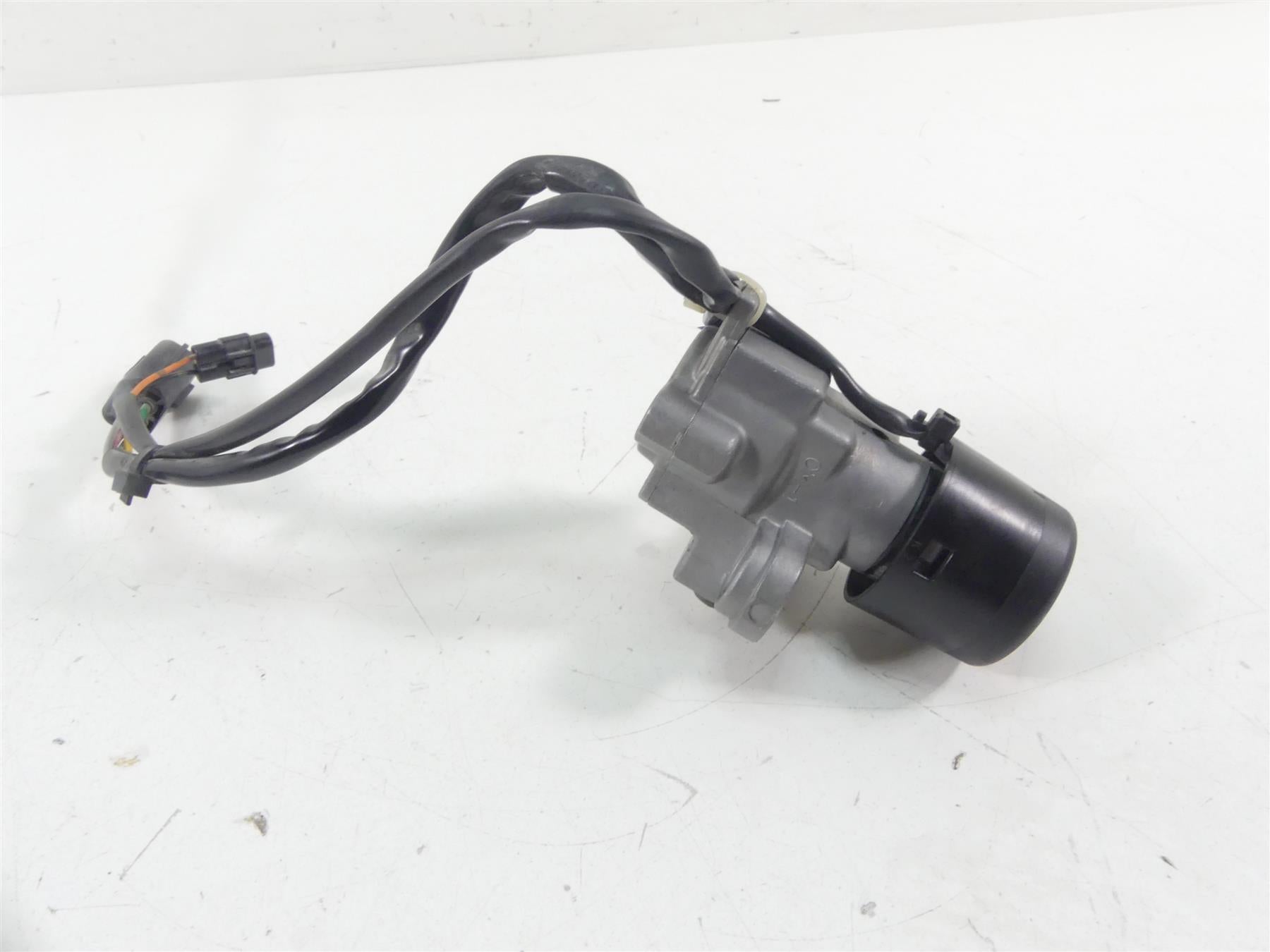 2015 Ducati Monster 1200 S Ignition Switch Key Lock Tank Lid Set -Read 59821061A {{ shop.shopifyCountryName }} - Mototech271