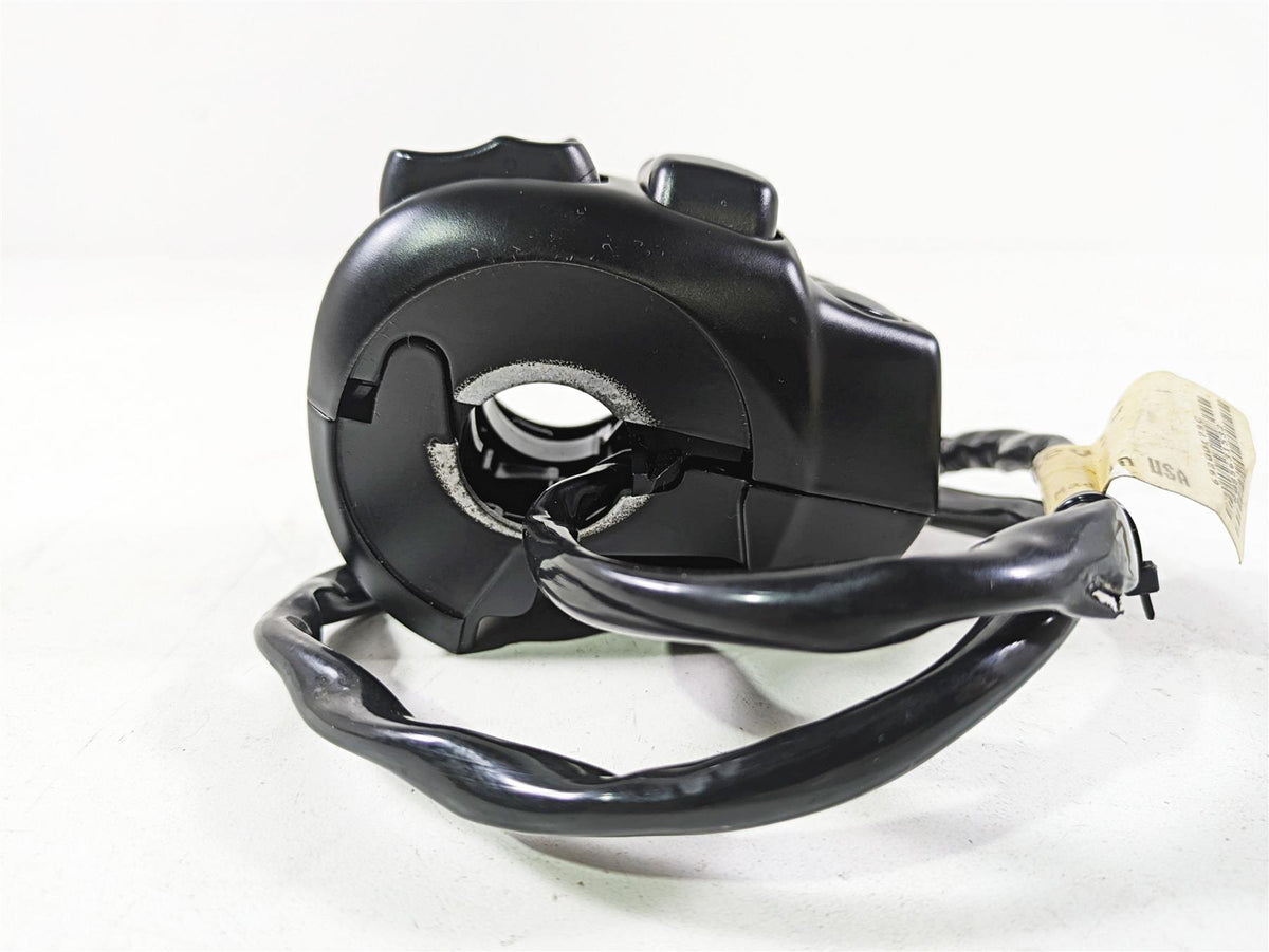 2020 Harley Touring FLHT Electra Glide Right Hand Control Switch 71500127C {{ shop.shopifyCountryName }} - Mototech271