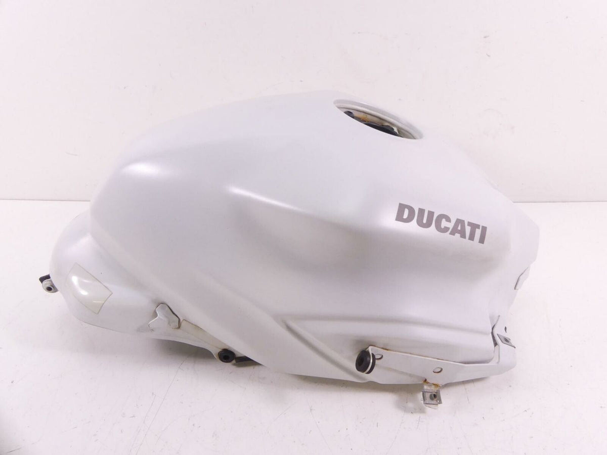 2019 Ducati Supersport 939 S Fuel Gas Petrol Tank Reservoir - Nice 58612531BW {{ shop.shopifyCountryName }} - Mototech271