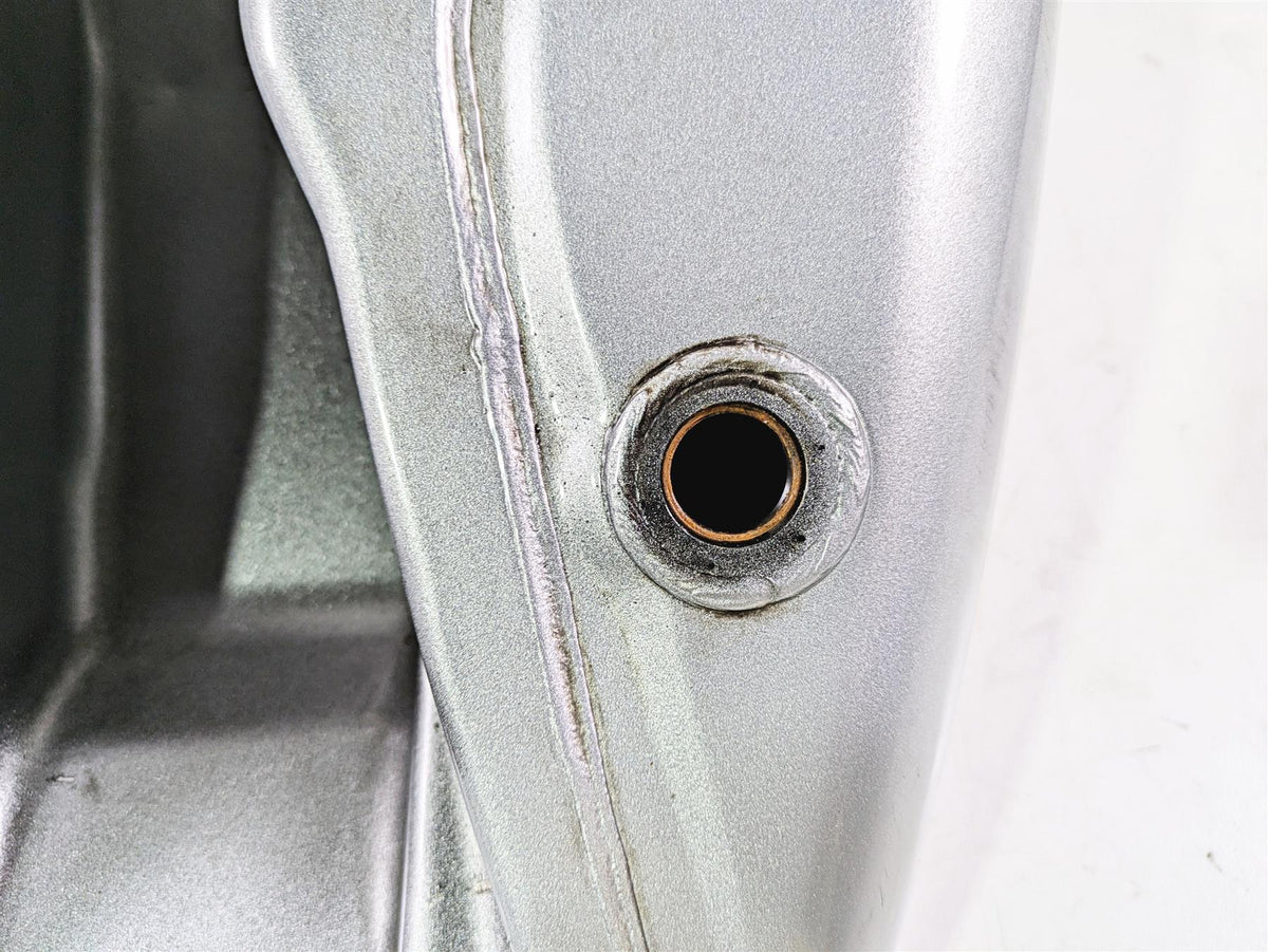 2010 Harley Touring FLHX Street Glide Silver Fuel Gas Petrol Tank 61356-08 {{ shop.shopifyCountryName }} - Mototech271