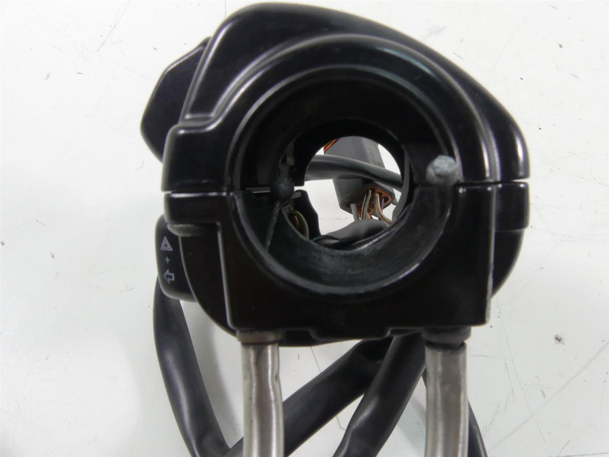 2004 Harley Softail FLSTFI Fat Boy Right Control Switch Start Stop 71684-06A {{ shop.shopifyCountryName }} - Mototech271