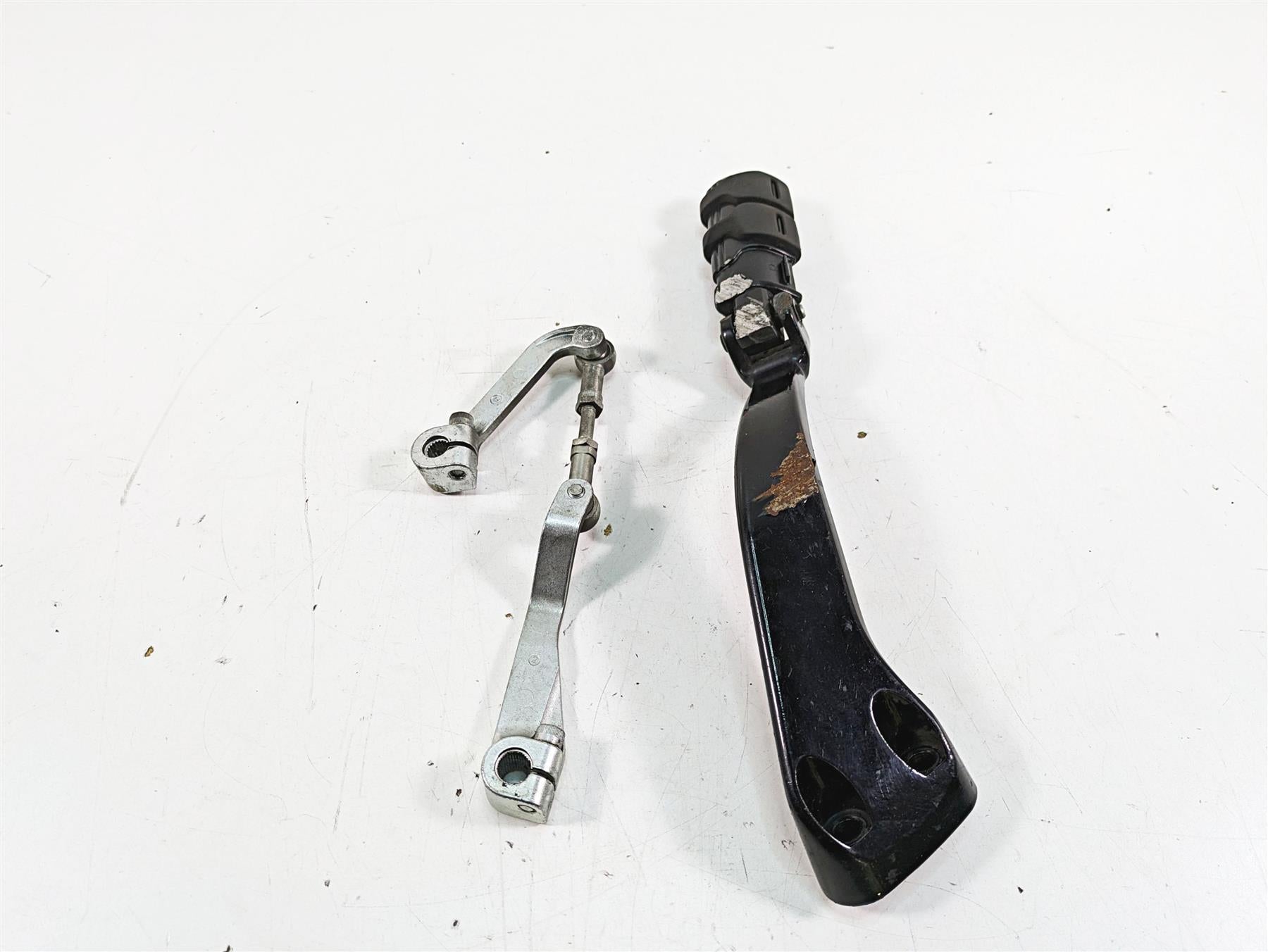 2020 Harley Softail FXBB Street Bob Left Footpeg Foot Peg & Shifter 50500603 {{ shop.shopifyCountryName }} - Mototech271