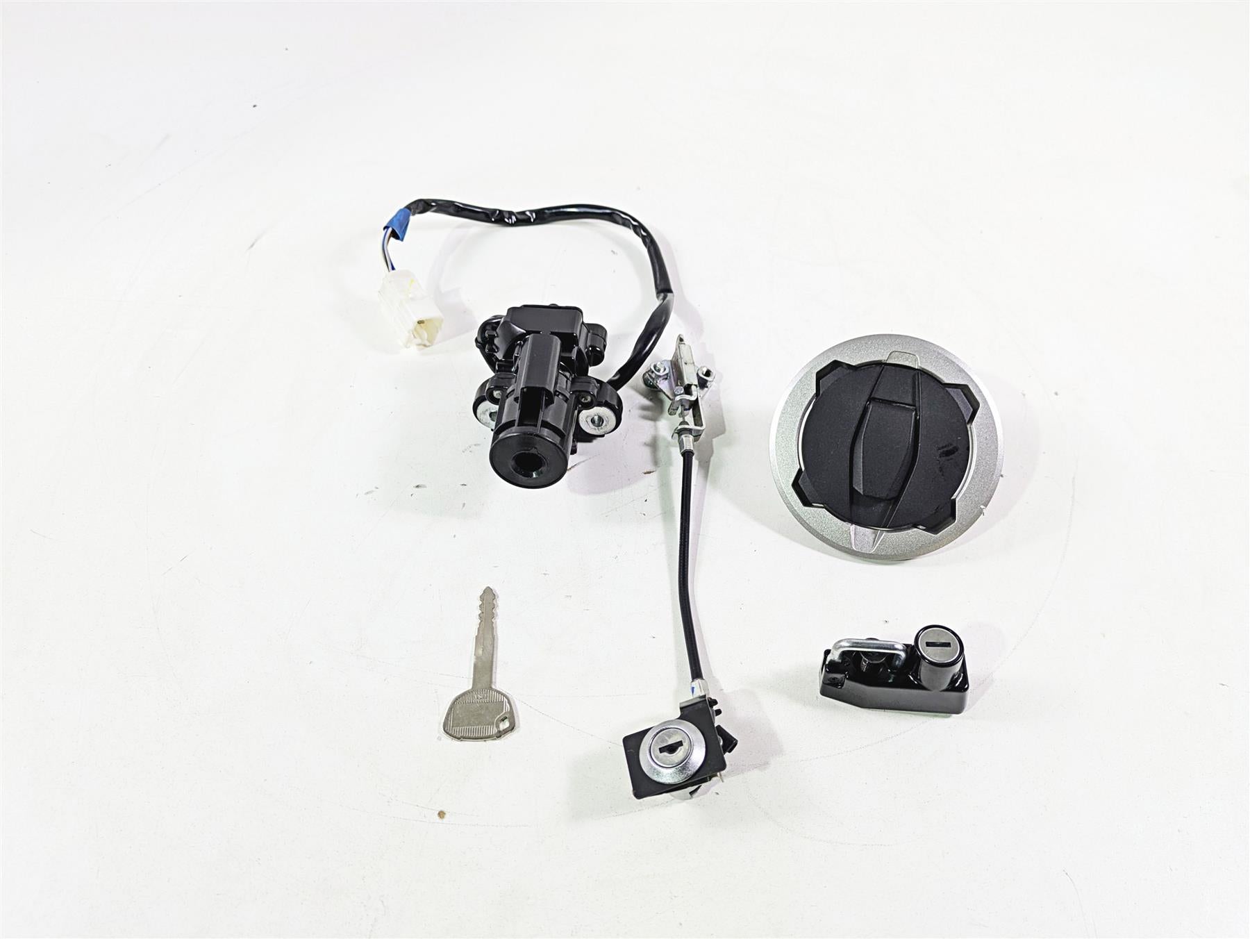 2021 Kawasaki Z900 ZR900 Ignition Switch Key Lock Tank Cap Set 27005-0673 | Mototech271