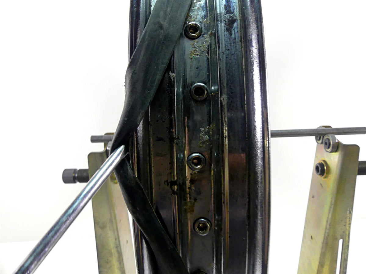 2005 Harley Sportster XL1200 C Straight 21x2.15 Front Wheel Spoke 43557-05A {{ shop.shopifyCountryName }} - Mototech271