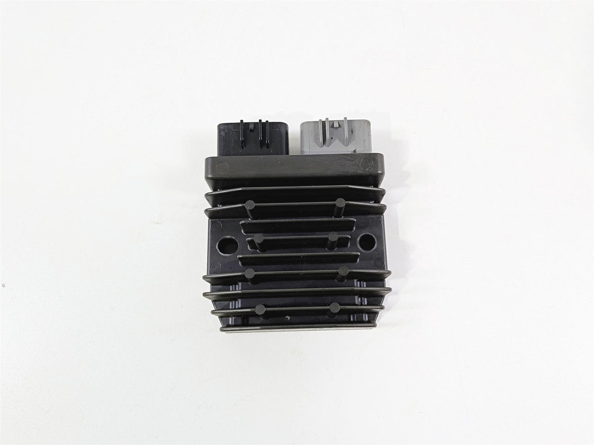 2012 Yamaha XV1900 Raider S Voltage Regulator Rectifier 1D7-81960-00-00 FH020AA {{ shop.shopifyCountryName }} - Mototech271