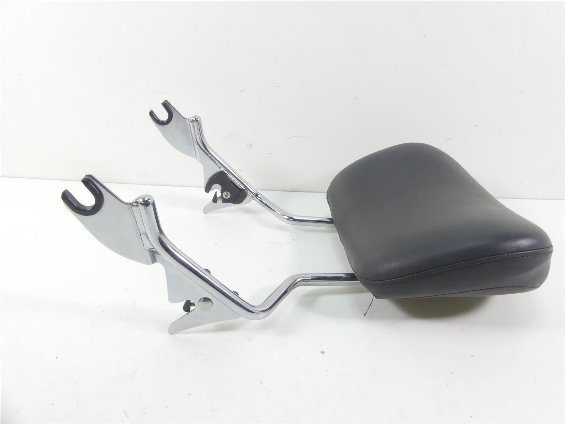 2012 Harley Touring FLHX Street Glide Rear Quick Release Back Rest 52627-09 {{ shop.shopifyCountryName }} - Mototech271
