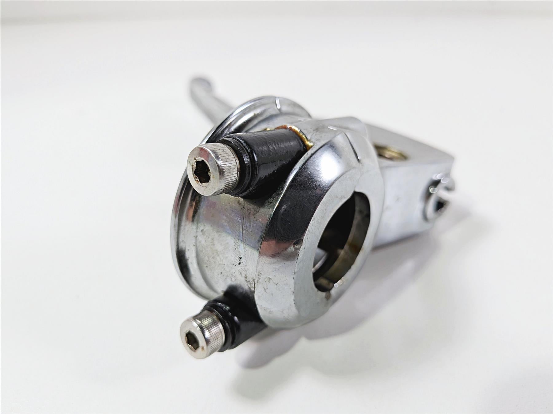 1993 Harley Touring FLHTCU Electra Glide Chrome Clutch Perch & Lever 38608-82B {{ shop.shopifyCountryName }} - Mototech271