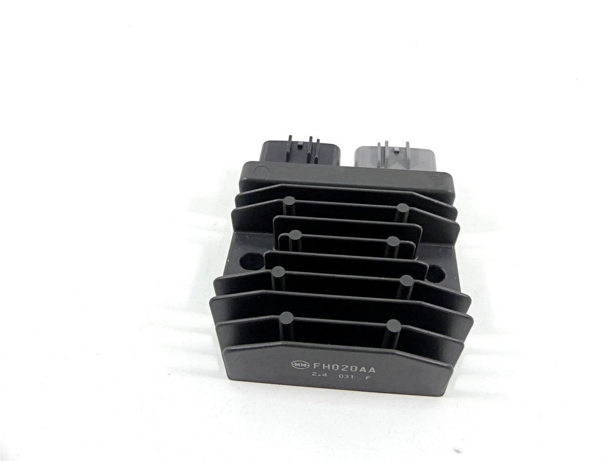 2012 Yamaha VMX17 VMAX 1700 Rectifier Voltage Regulator 1D7-81960-00-00 FH020AA {{ shop.shopifyCountryName }} - Mototech271