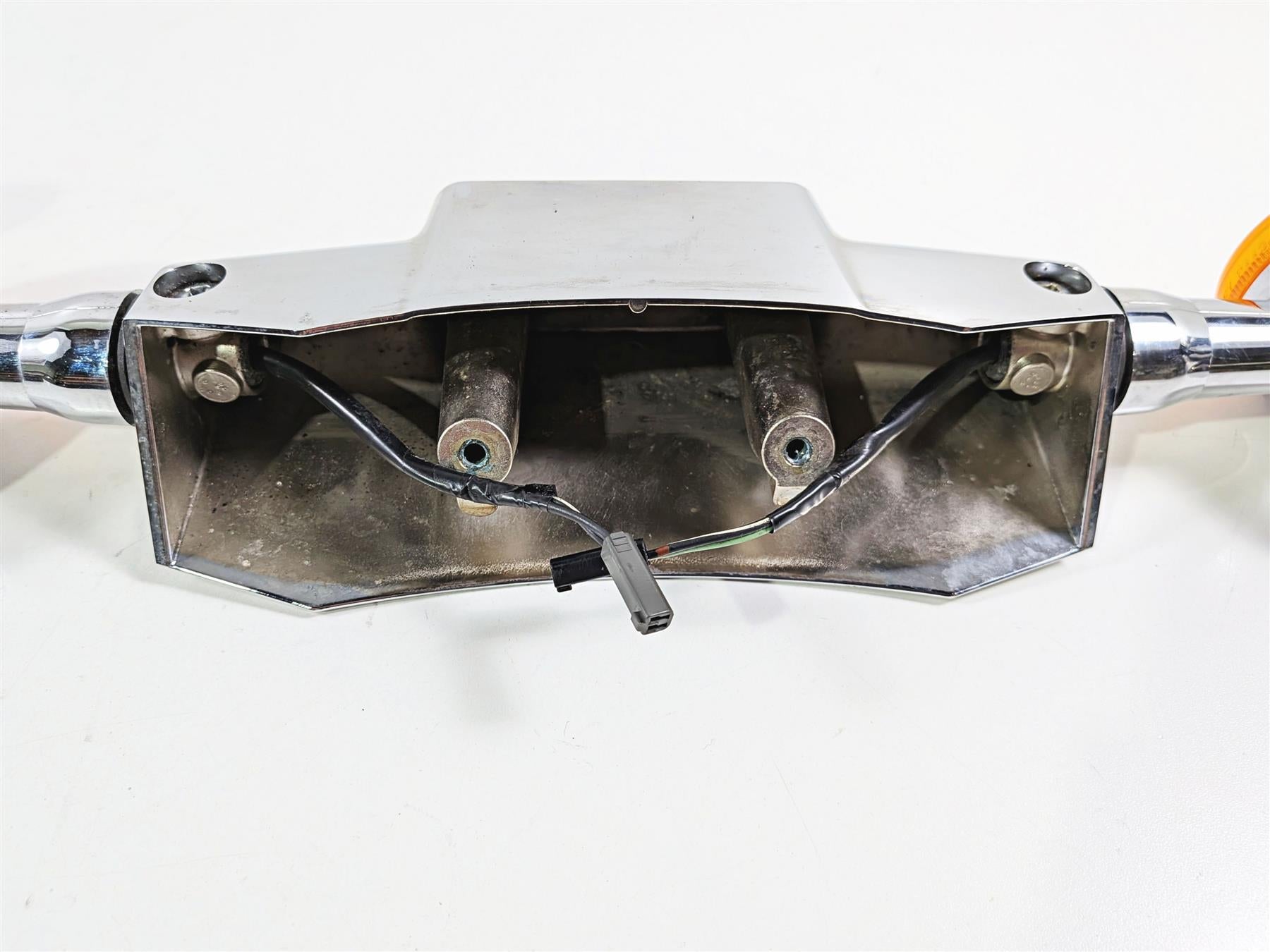 2006 Suzuki C90 VL1500T Boulevard Taillight Blinker Plate Holder Set 35710-10F30 {{ shop.shopifyCountryName }} - Mototech271
