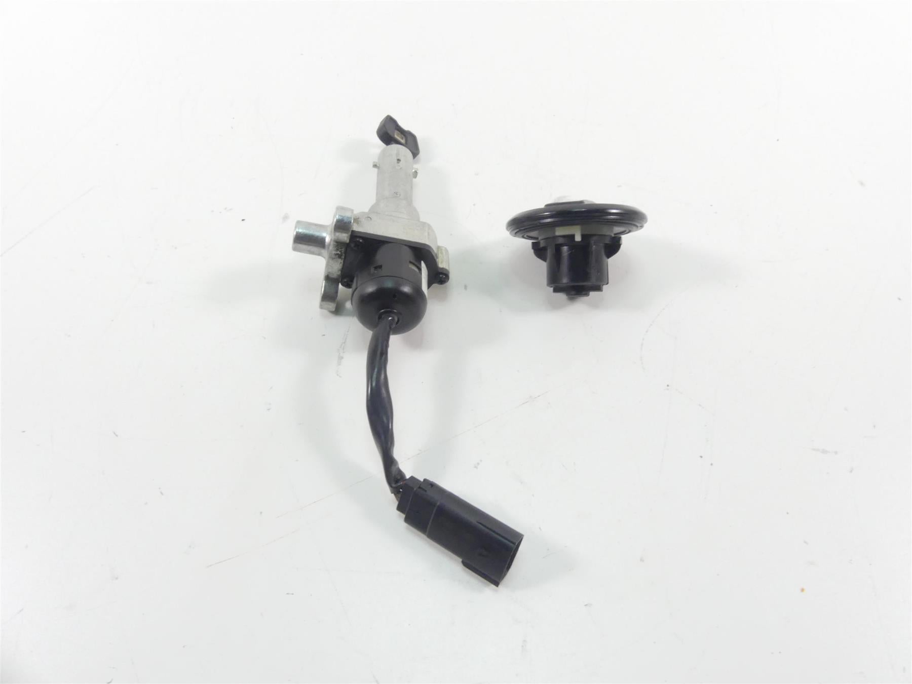 2022 Indian FTR1200 S Ignition Switch Key Fuel Lock Set 4017795 4019099 {{ shop.shopifyCountryName }} - Mototech271