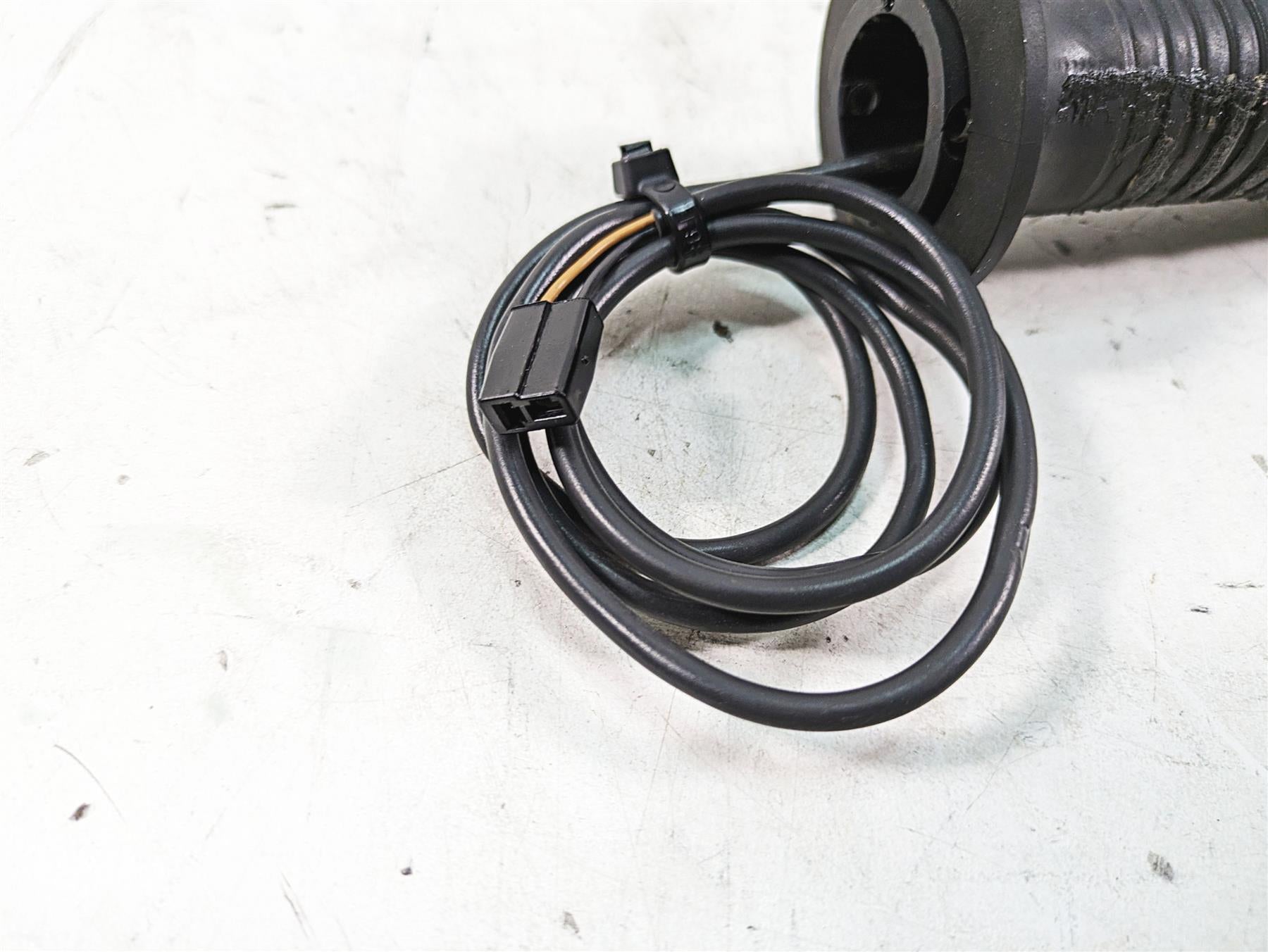 2007 BMW R1200RT K26 Left Heated Hand Grip Grab - Read 61317694813 {{ shop.shopifyCountryName }} - Mototech271