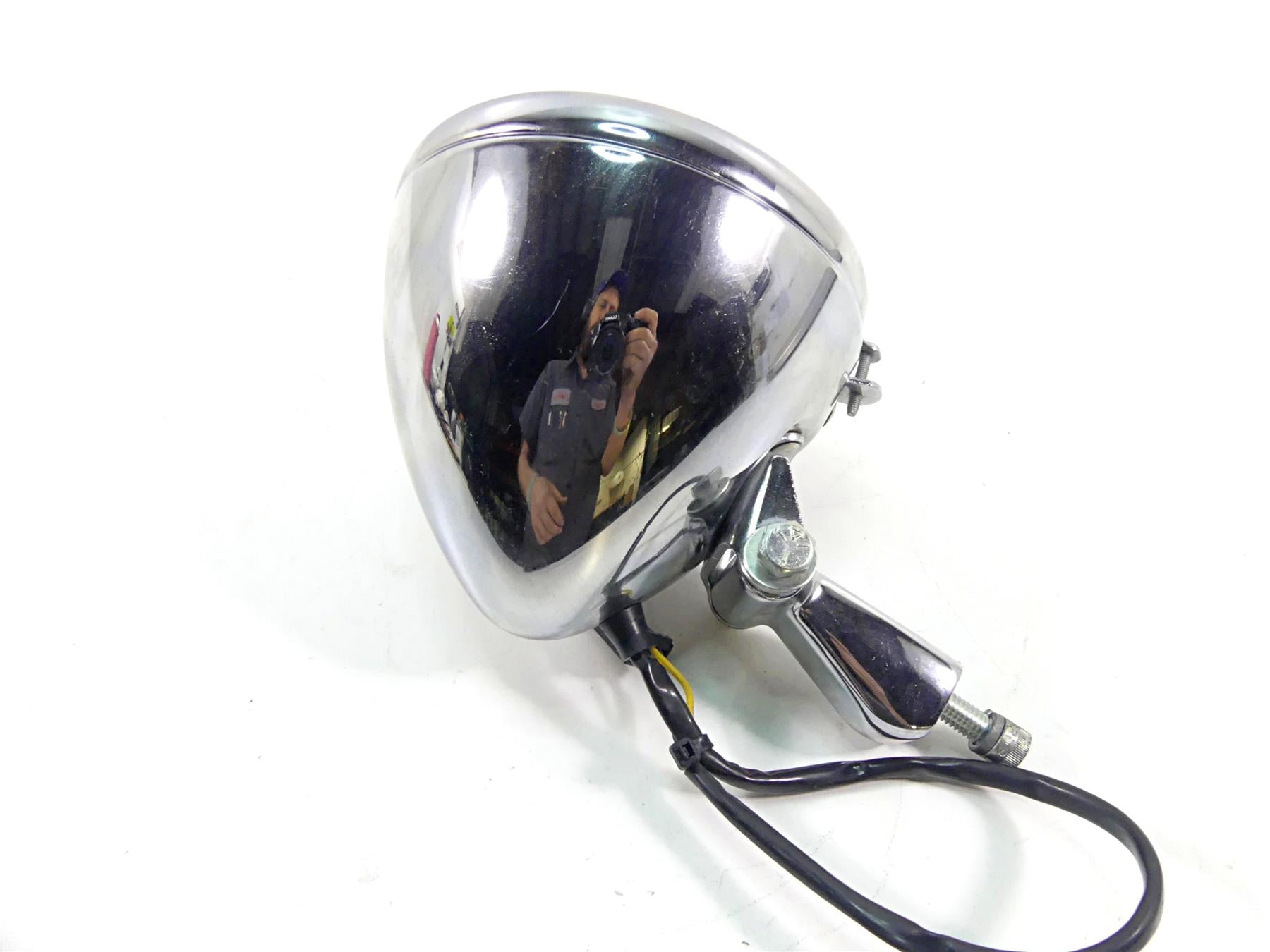 2005 Harley Sportster XL1200 C Headlight Head Light Lamp & Mount 69670-04A {{ shop.shopifyCountryName }} - Mototech271