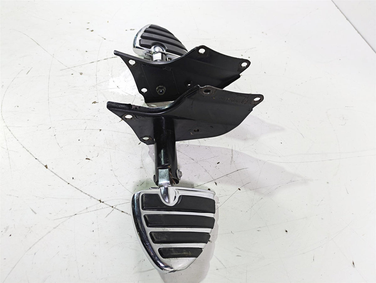 2002 Honda GL1500 CD Valkyrie Deluxe Rear Passenger Footpeg Set 50815-MZ0-000 {{ shop.shopifyCountryName }} - Mototech271