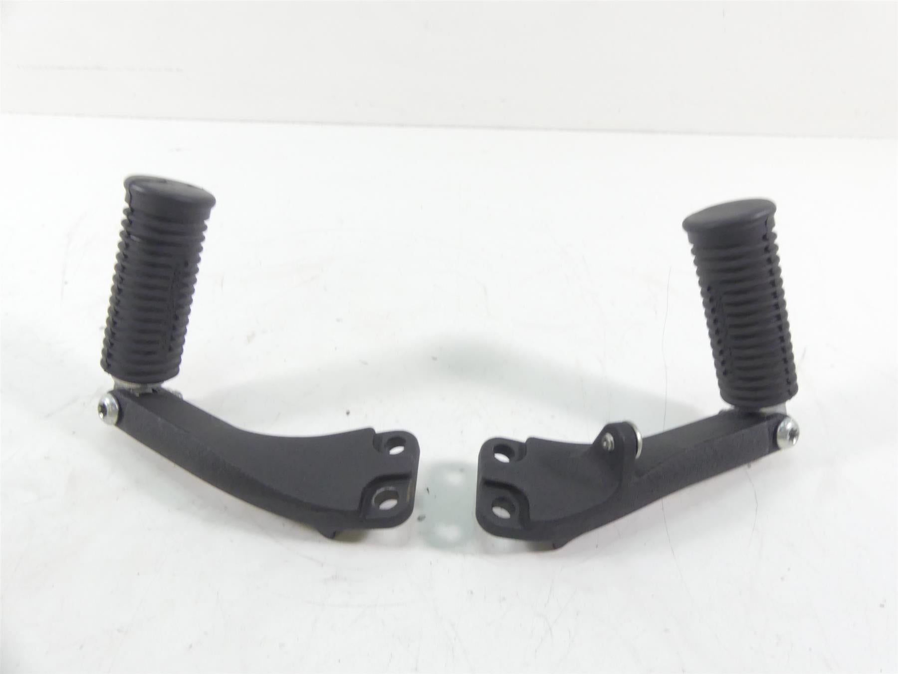 2009 Harley FXDF Dyna Fat Bob Rear Passenger Footpeg Set 49224-06A 49230-06 {{ shop.shopifyCountryName }} - Mototech271