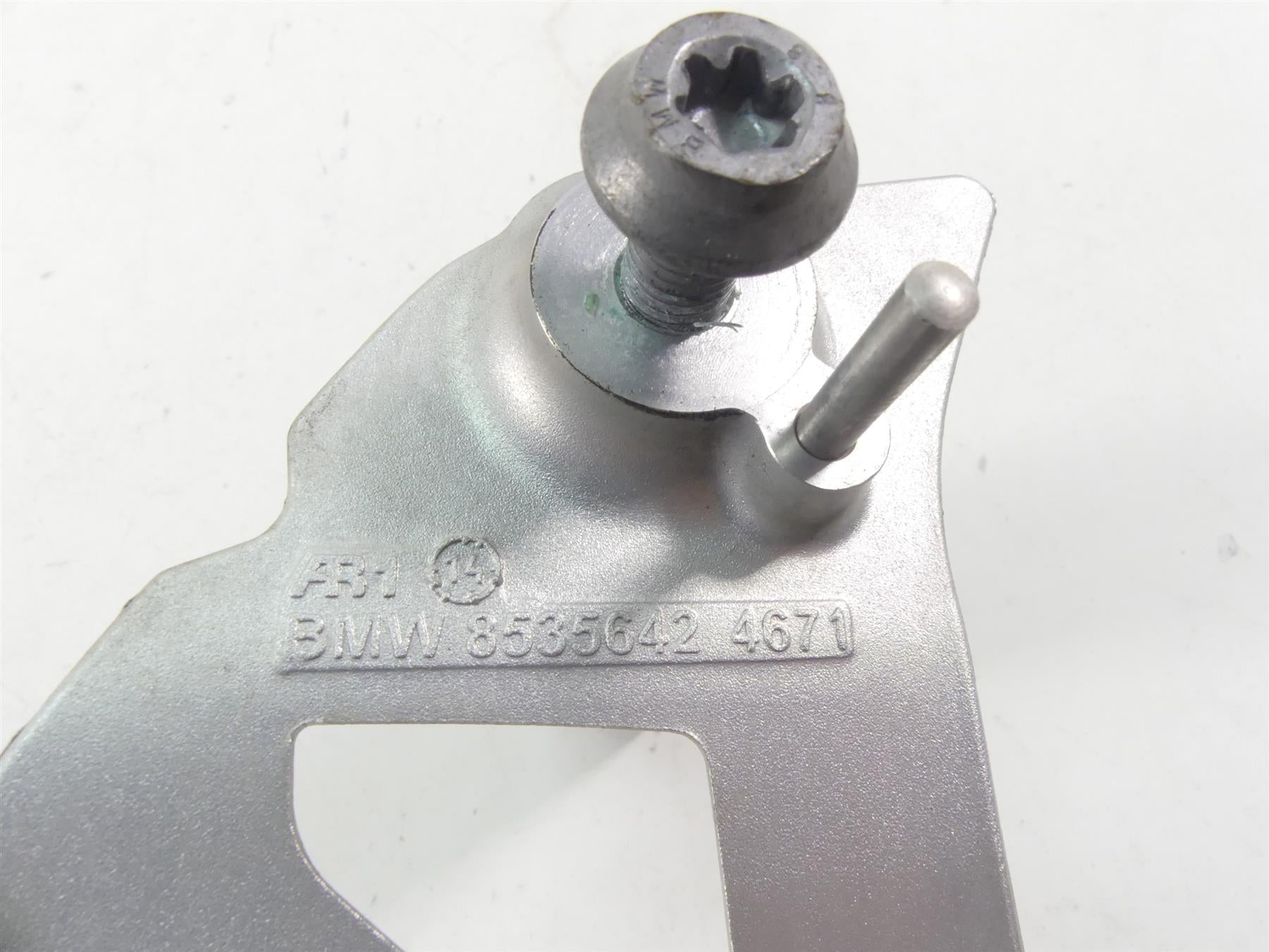 2015 BMW R1200RT K52 Front Right Footpeg Foot Peg +Mount 46718535642 46718560382 {{ shop.shopifyCountryName }} - Mototech271
