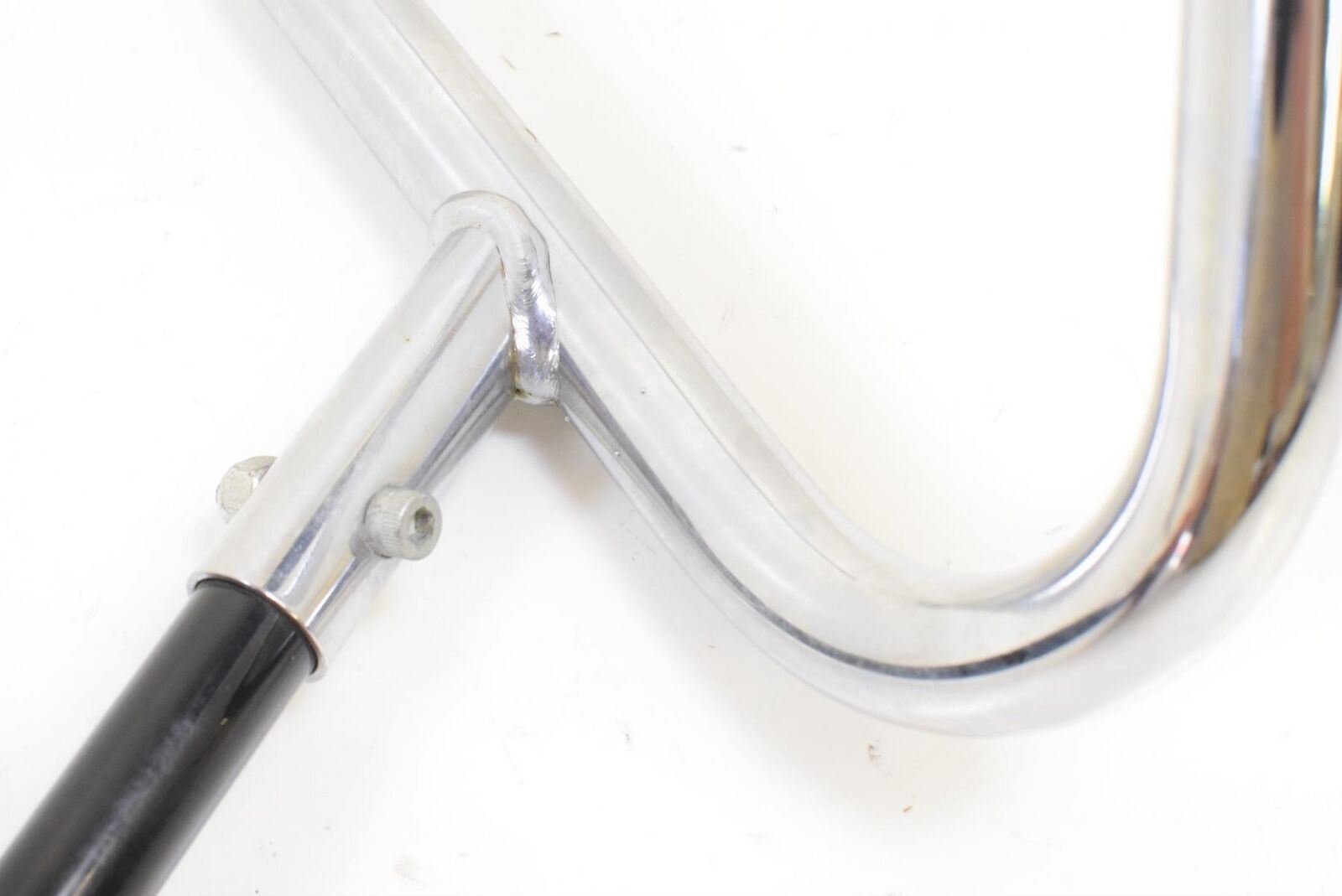 2016 Harley Touring FLHTCU Electra Glide Right Side Saddlebag Guard Bar 90200499 {{ shop.shopifyCountryName }} - Mototech271
