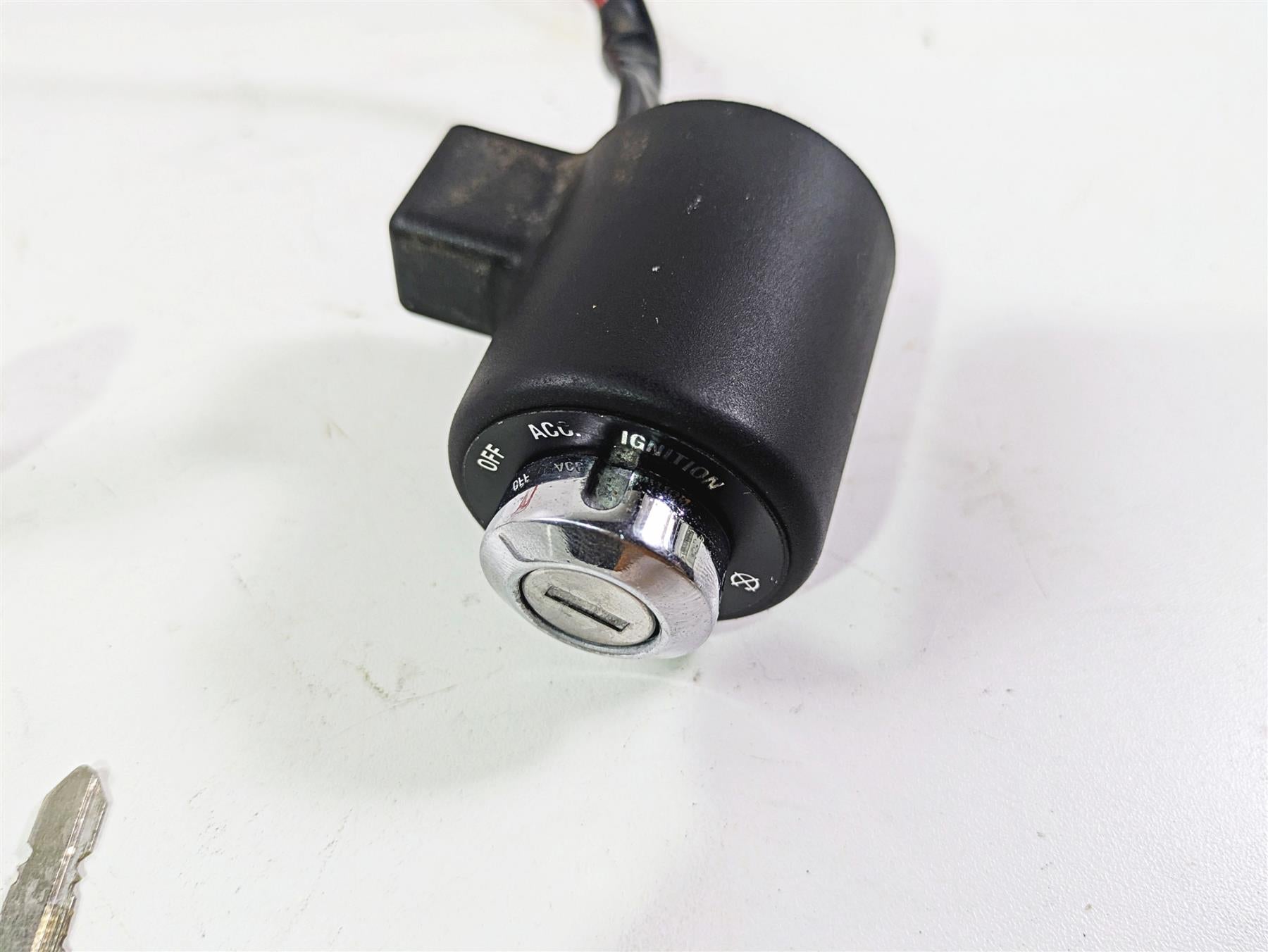 2009 Harley XR1200 Sportster Ignition Switch Steering Lock Key Set 48154-05 {{ shop.shopifyCountryName }} - Mototech271