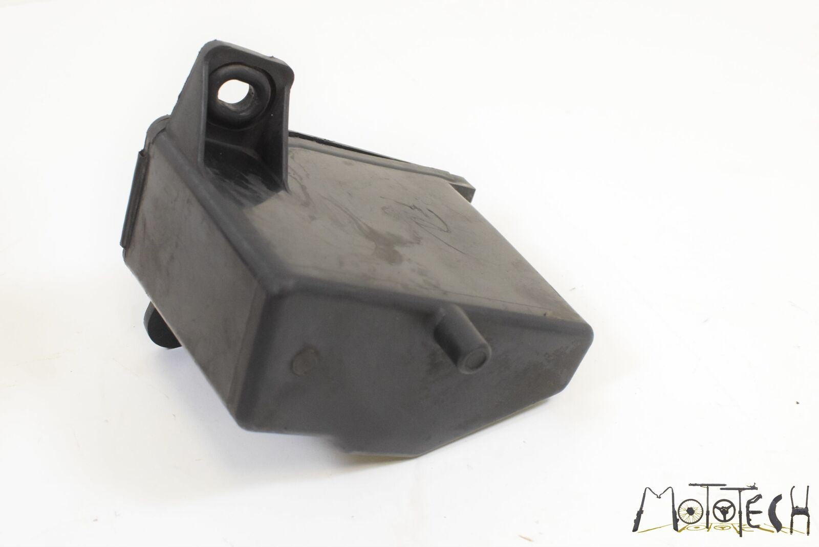 1982 Yamaha XS650 S Storage Tool Box Container 5V4-21258-00-00 {{ shop.shopifyCountryName }} - Mototech271