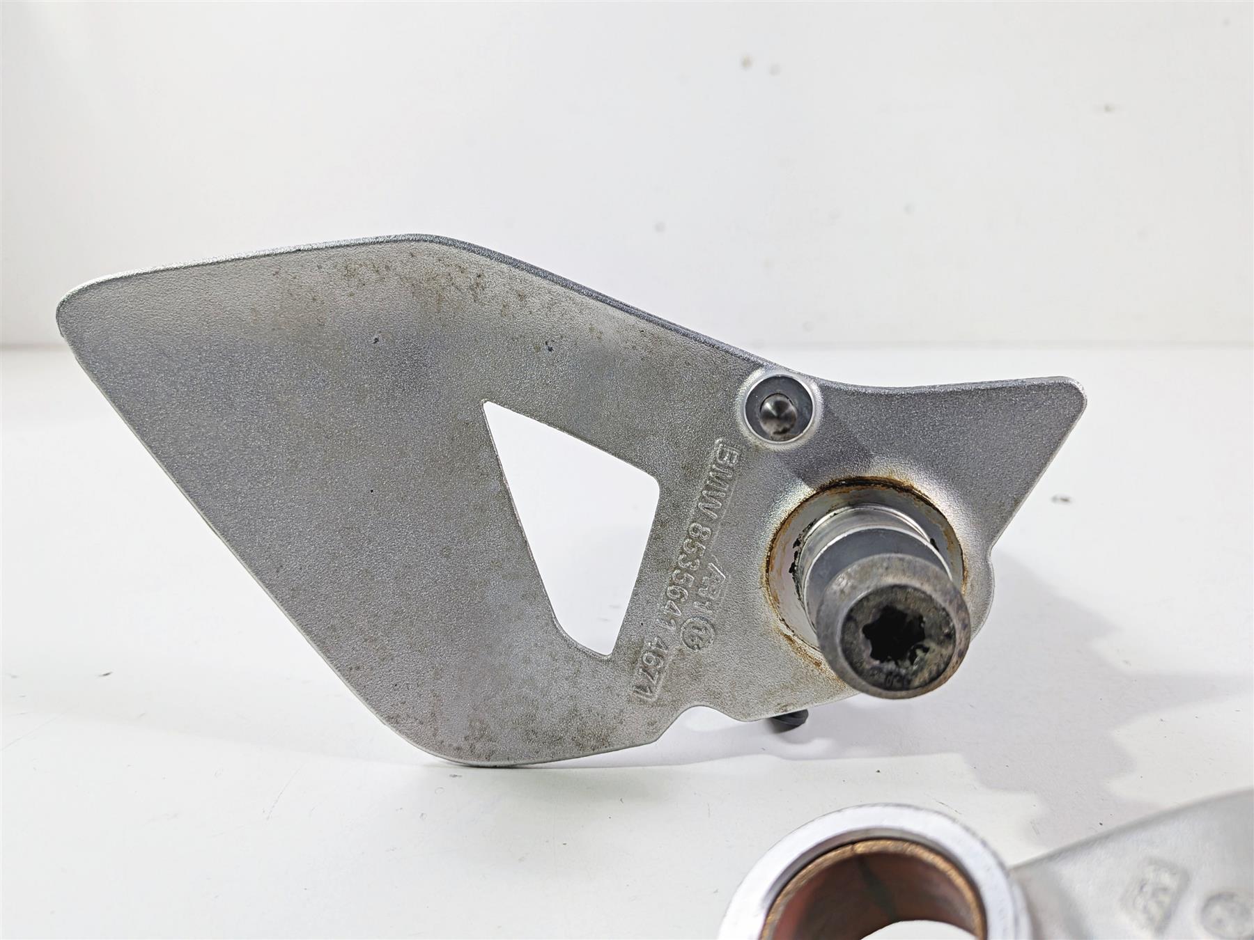 2016 BMW R1200RT RT RTW K52 Front Left Footpeg & Shifter 46718535641 46718560383 {{ shop.shopifyCountryName }} - Mototech271