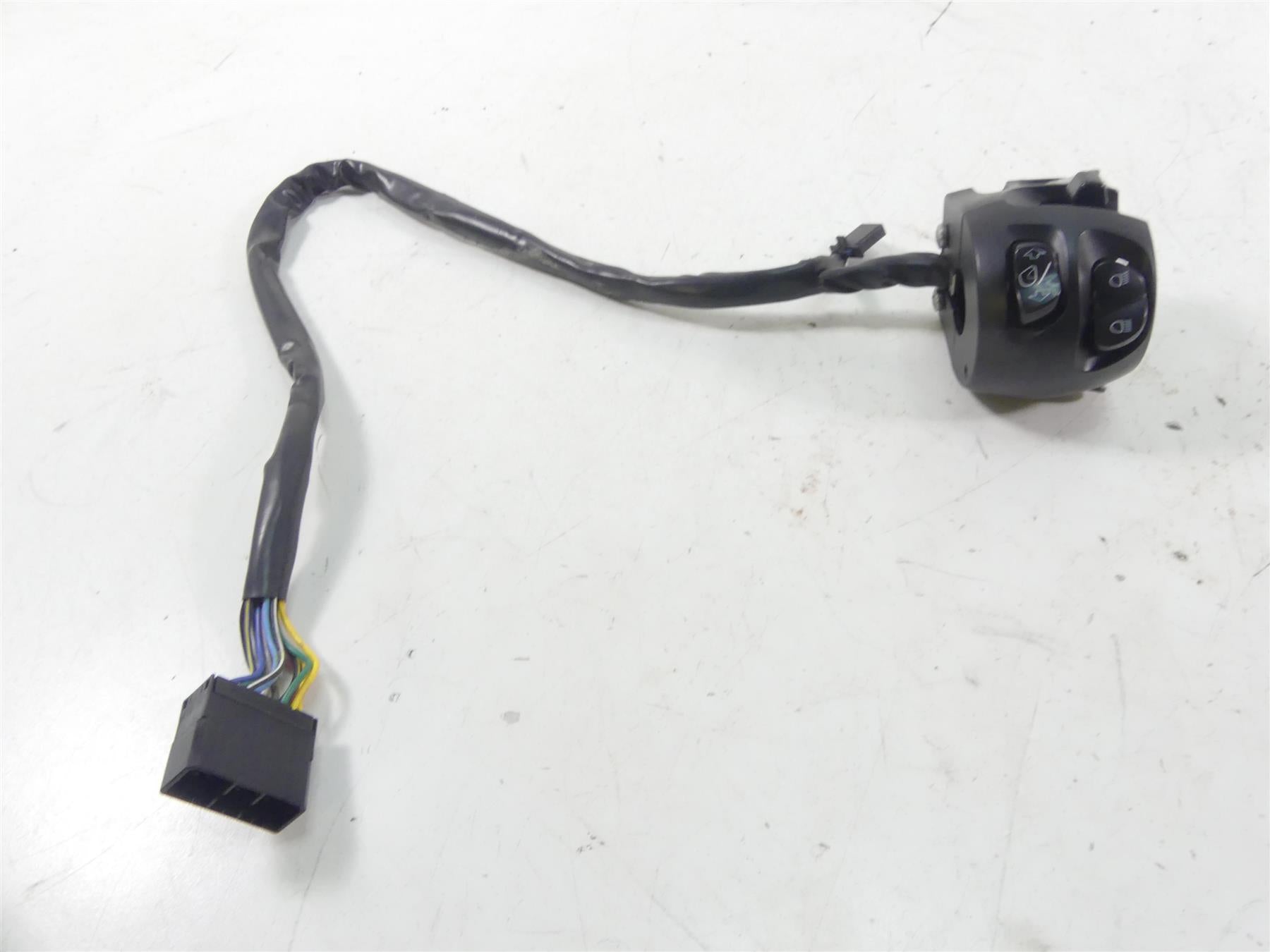 2011 Victory Vision Tour Left Hand Turn Signal Windshield Control Switch 4011993 {{ shop.shopifyCountryName }} - Mototech271