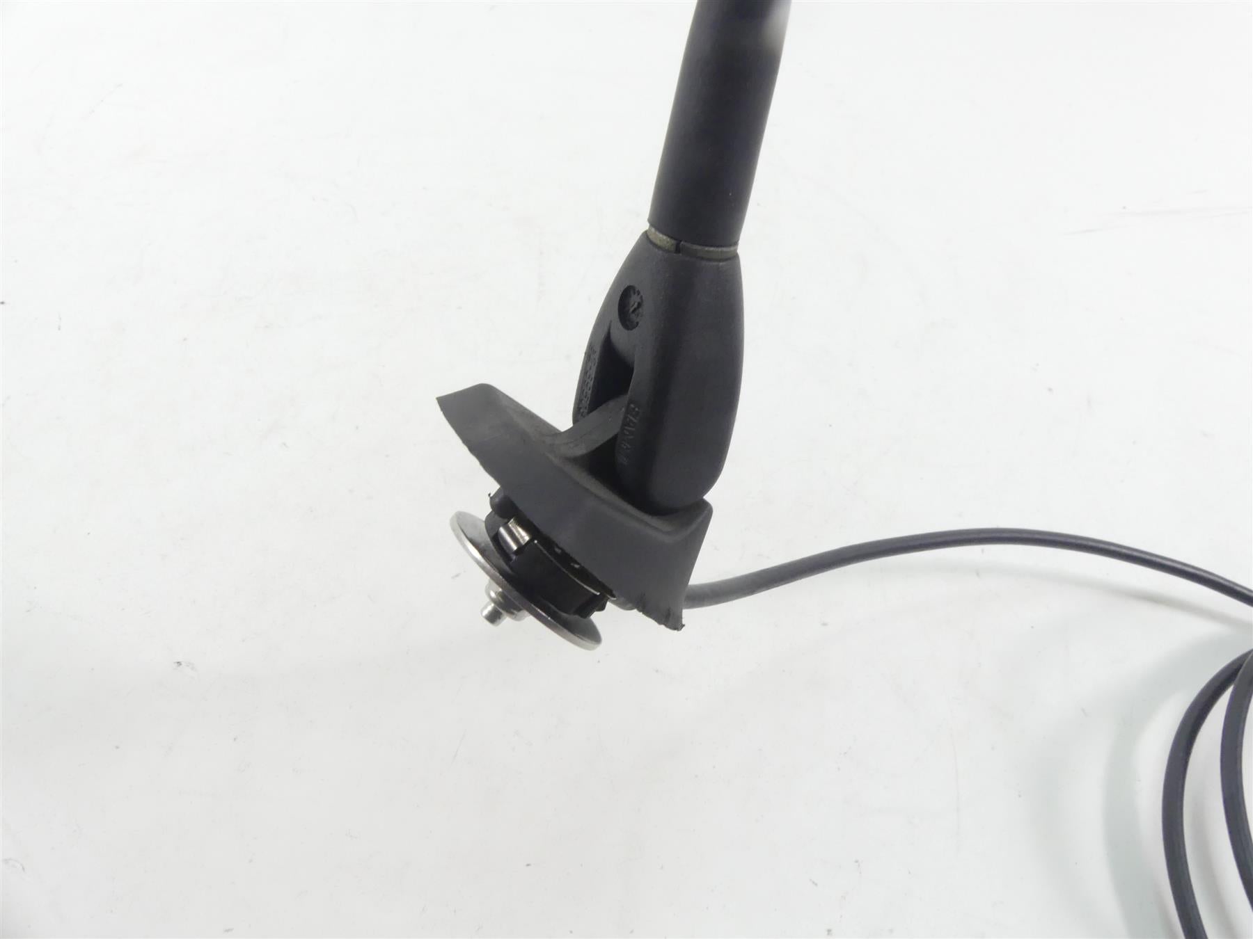 2016 Indian Chieftain Dark Horse Audio Radio Antenna 90 Degree 4012274 {{ shop.shopifyCountryName }} - Mototech271