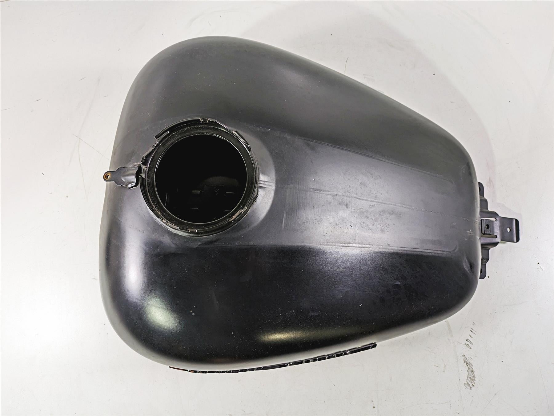 2017 Harley Touring FLTRXS Road Glide Fuel Gas Petrol Tank - No Dents 61356-08 {{ shop.shopifyCountryName }} - Mototech271