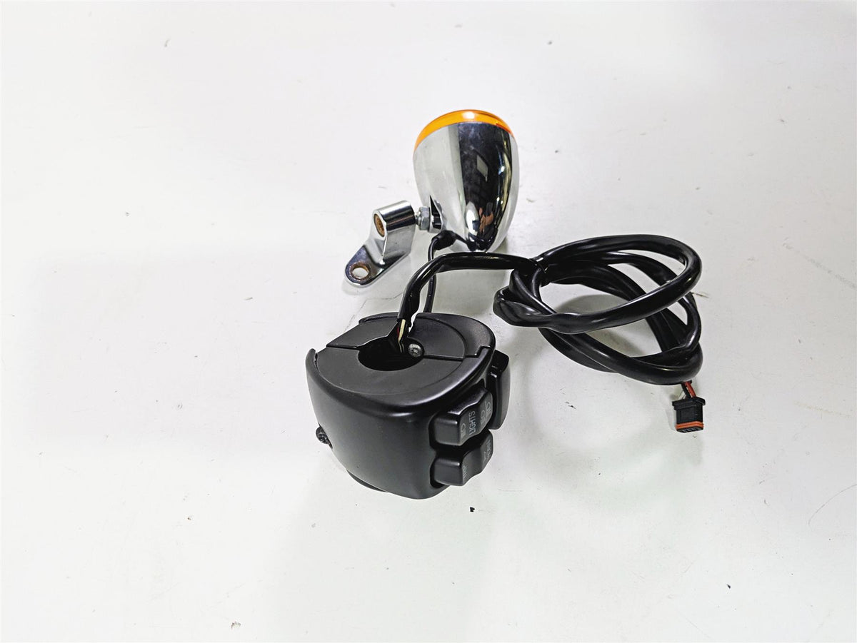 2015 Harley FXDF Dyna Fat Bob Left Hand Control Switch Light Blinker 72943-12A {{ shop.shopifyCountryName }} - Mototech271