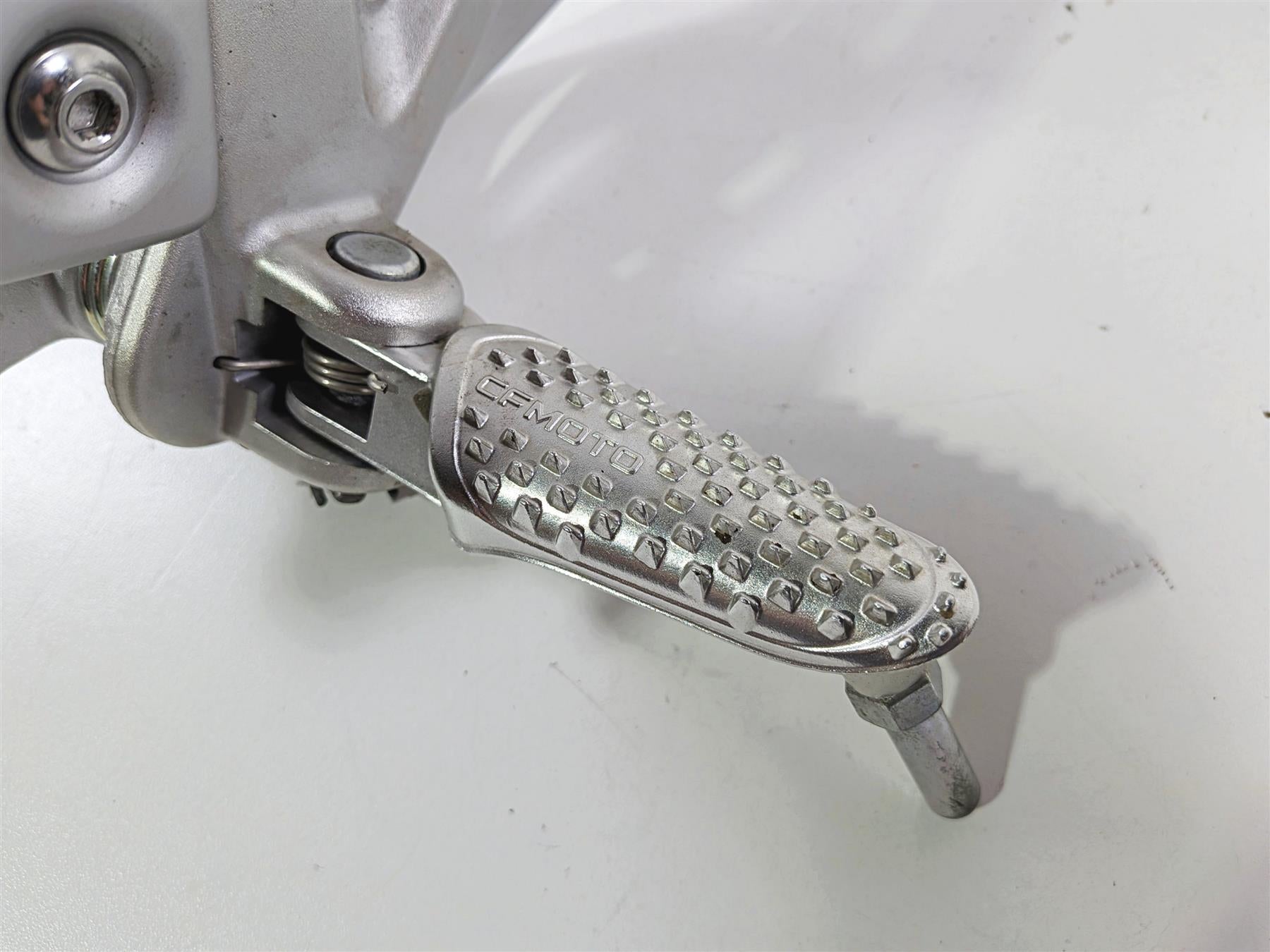 2025 CFMoto 450 SS Right Footpeg & Brake Pedal Set 6AQV-142700-1000 {{ shop.shopifyCountryName }} - Mototech271