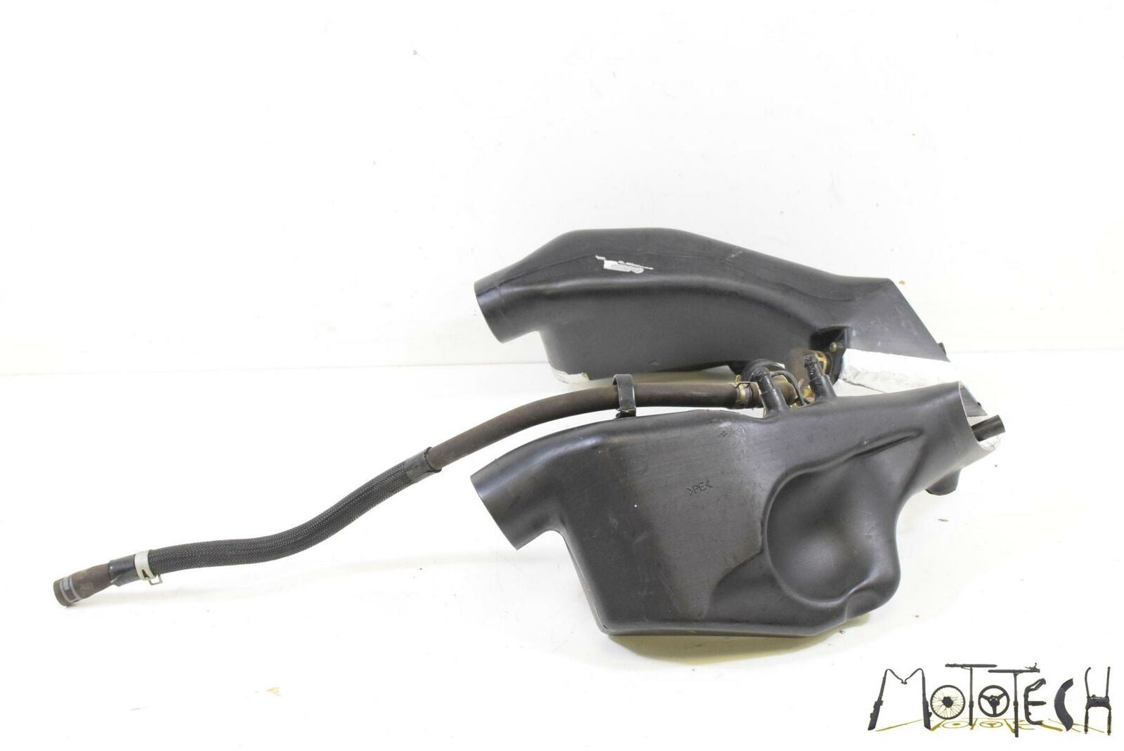 2005 Kawasaki ZZR1200 ZX1200 Front Air Intake Duct Ram Scoop Set 14073-1818 {{ shop.shopifyCountryName }} - Mototech271