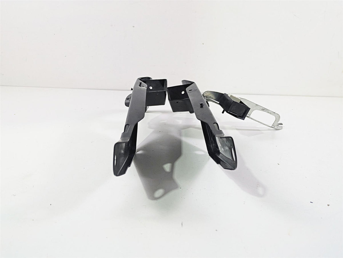 2001 Harley Touring FLHX Street Glide Front Fairing Mount Set - Read 58478-96 {{ shop.shopifyCountryName }} - Mototech271