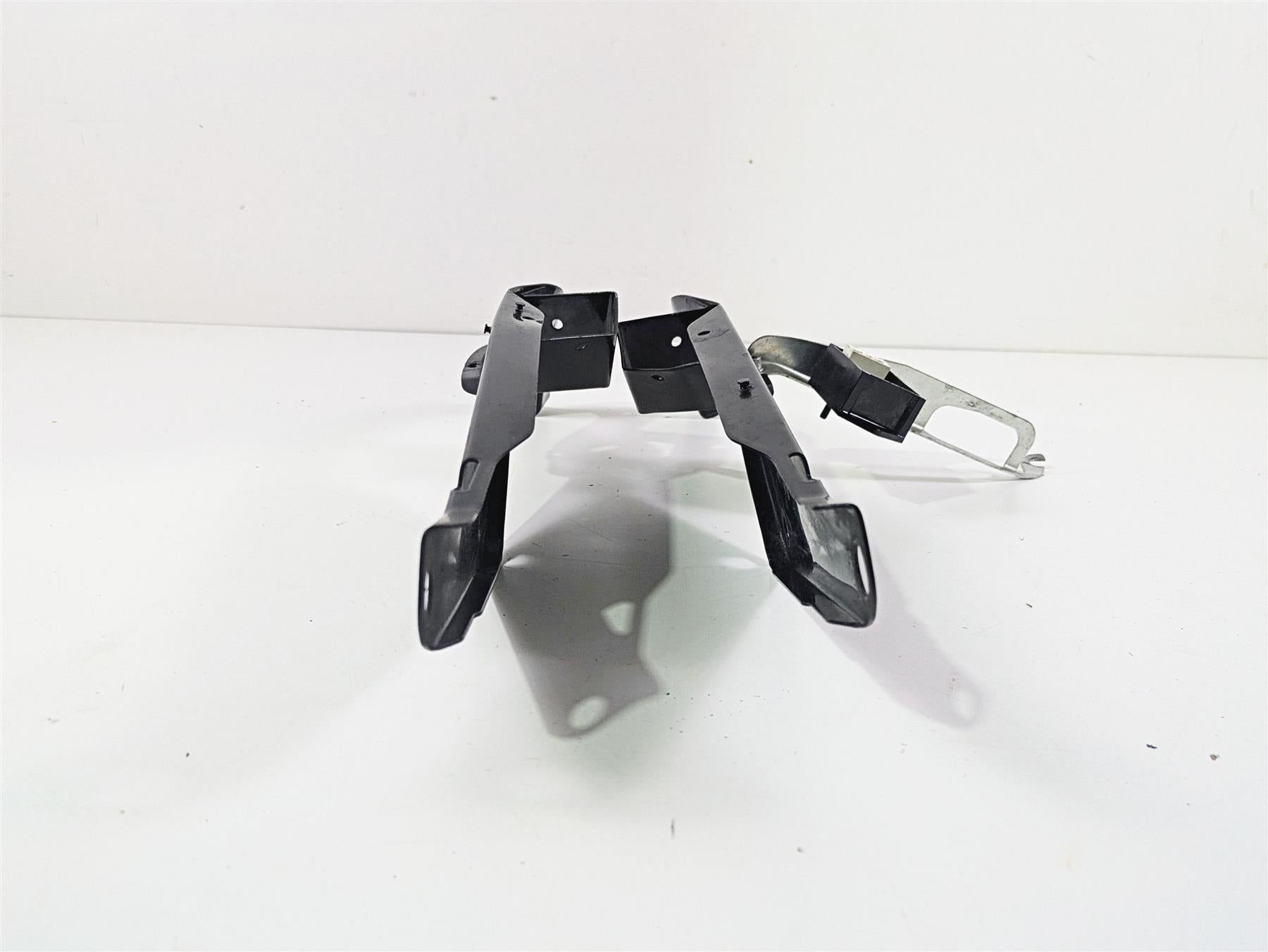 2001 Harley Touring FLHX Street Glide Front Fairing Mount Set - Read 58478-96 {{ shop.shopifyCountryName }} - Mototech271