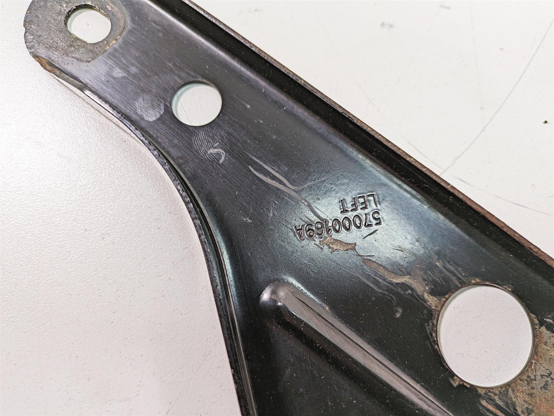 2018 Harley Touring FLHXSE CVO Street Glide Front Fairing Mounts 57000186 {{ shop.shopifyCountryName }} - Mototech271
