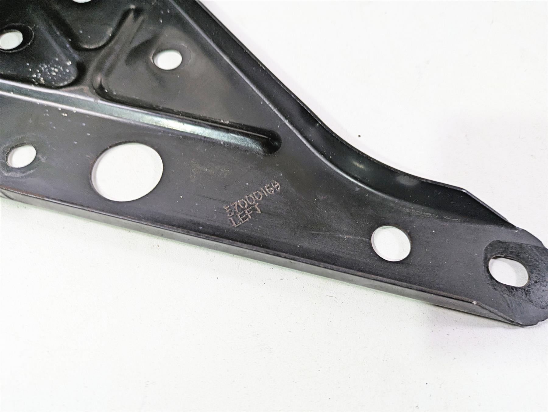 2015 Harley Touring FLHTKL Electra Glide Front Fairing Mount Holder 57000169A {{ shop.shopifyCountryName }} - Mototech271