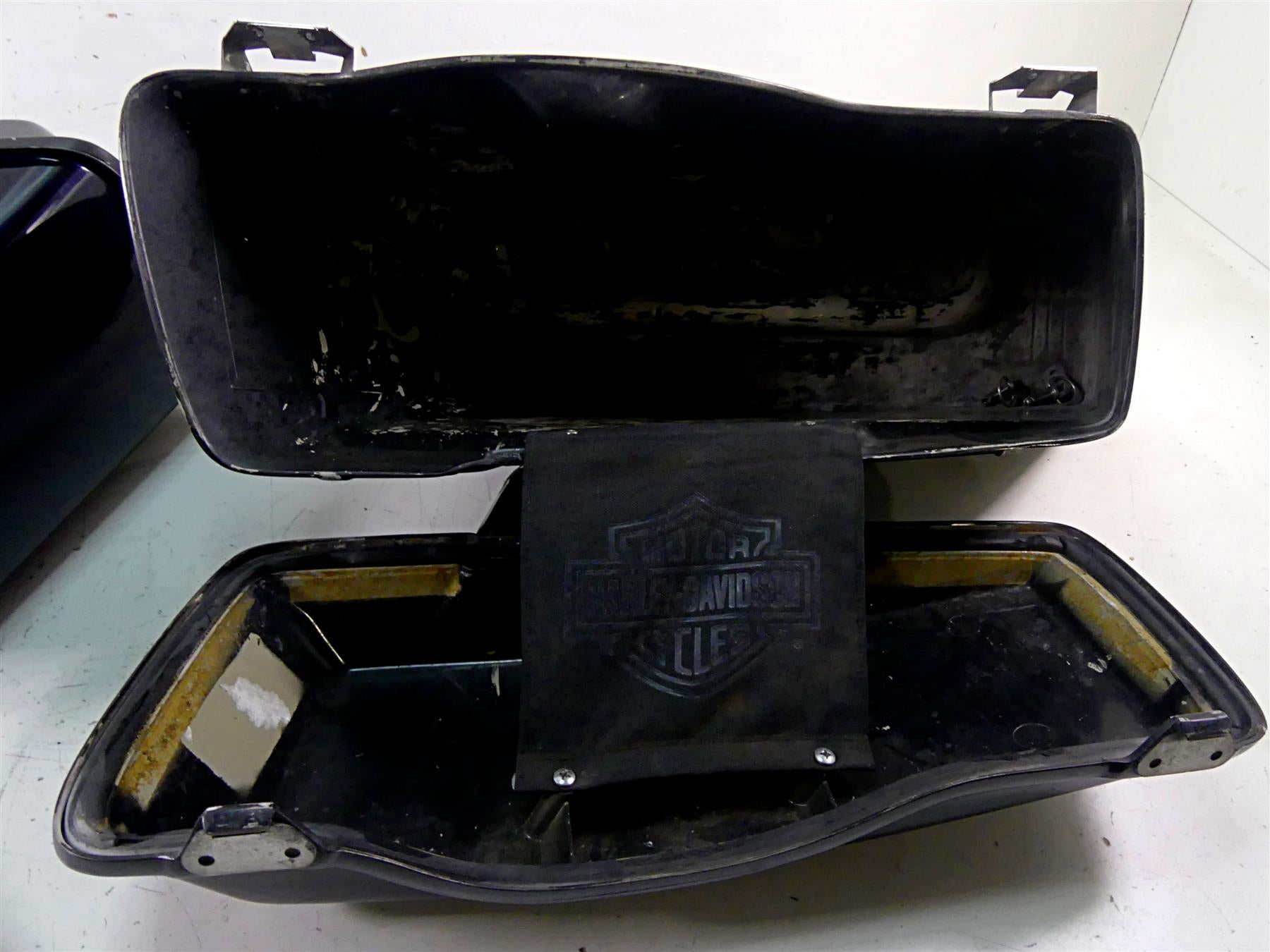 2002 Harley Touring FLHTC Electra Glide Saddlebag Saddle Bag Set 90753-93 {{ shop.shopifyCountryName }} - Mototech271