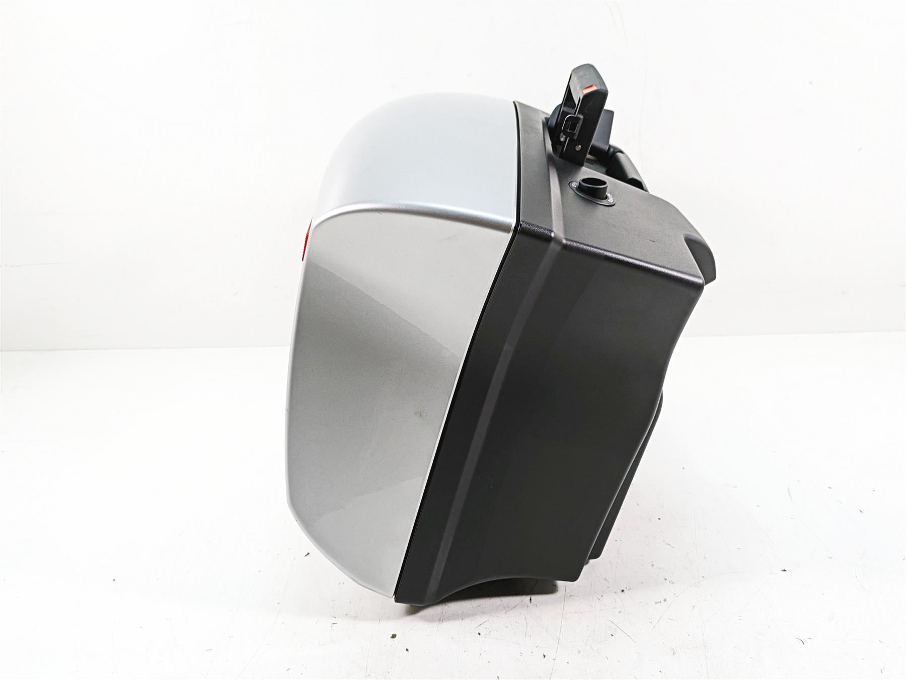2007 BMW R1200RT K26 Left Saddlebag Saddle Bag 46547714437 {{ shop.shopifyCountryName }} - Mototech271