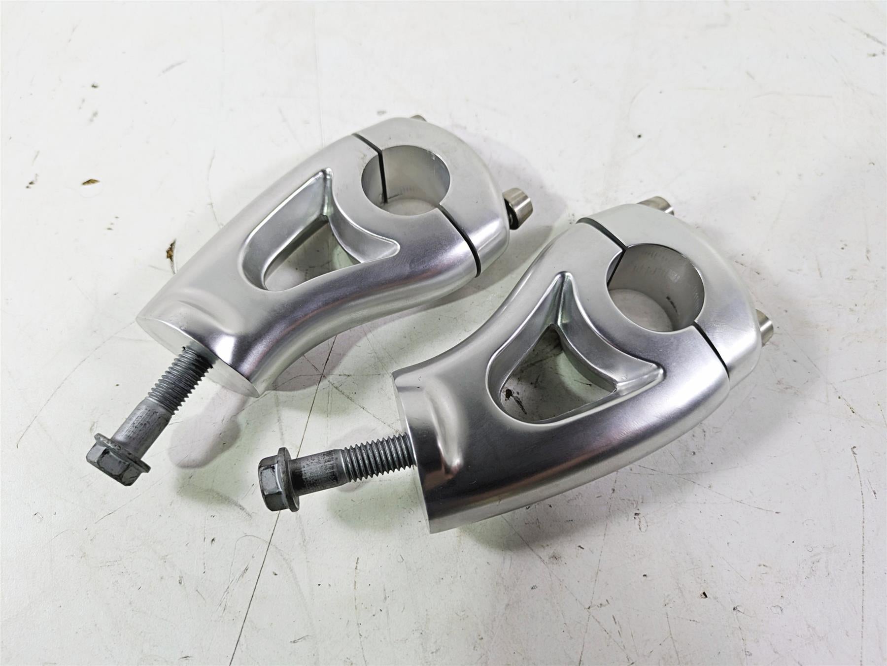 2014 Moto Guzzi California 1400 Touring Handlebar Holder Riser Set GU06500600 {{ shop.shopifyCountryName }} - Mototech271