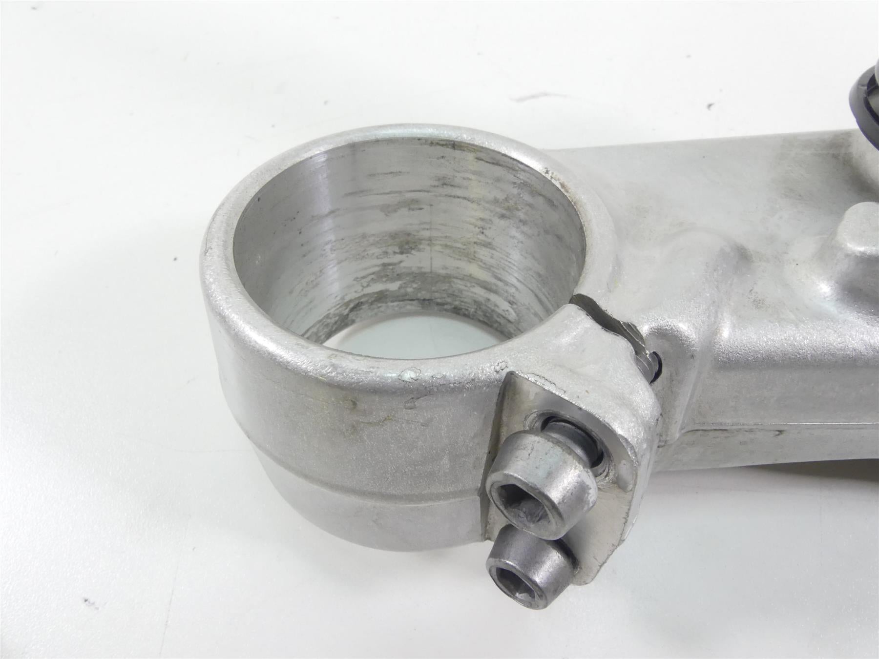 2006 Triumph Daytona 675 Lower Triple Tree Steering Stem 52mm T2044130 {{ shop.shopifyCountryName }} - Mototech271