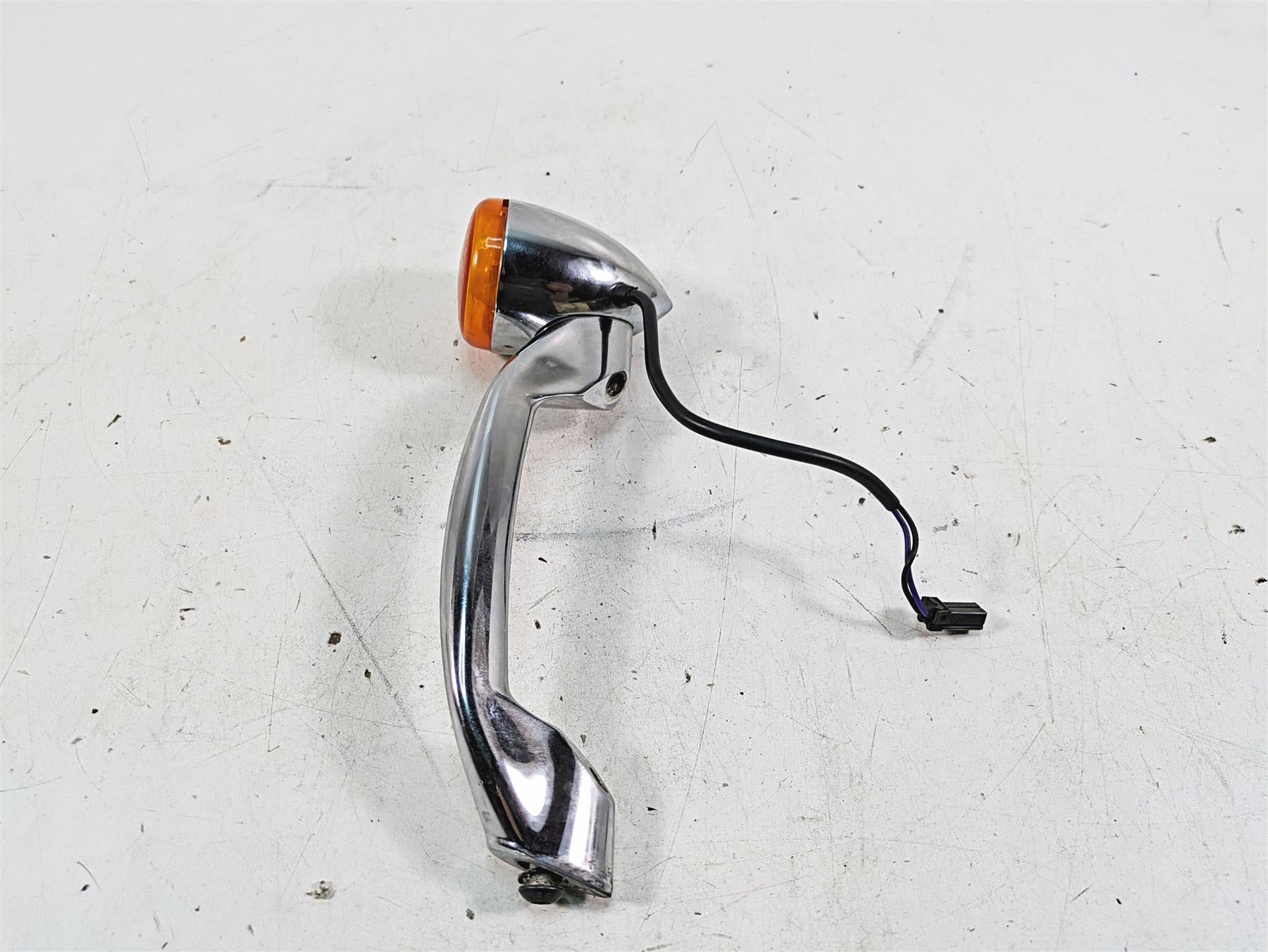 2006 Harley FLSTI Softail Heritage Rear Turn Signal Bar Set - Read 68510-74C {{ shop.shopifyCountryName }} - Mototech271