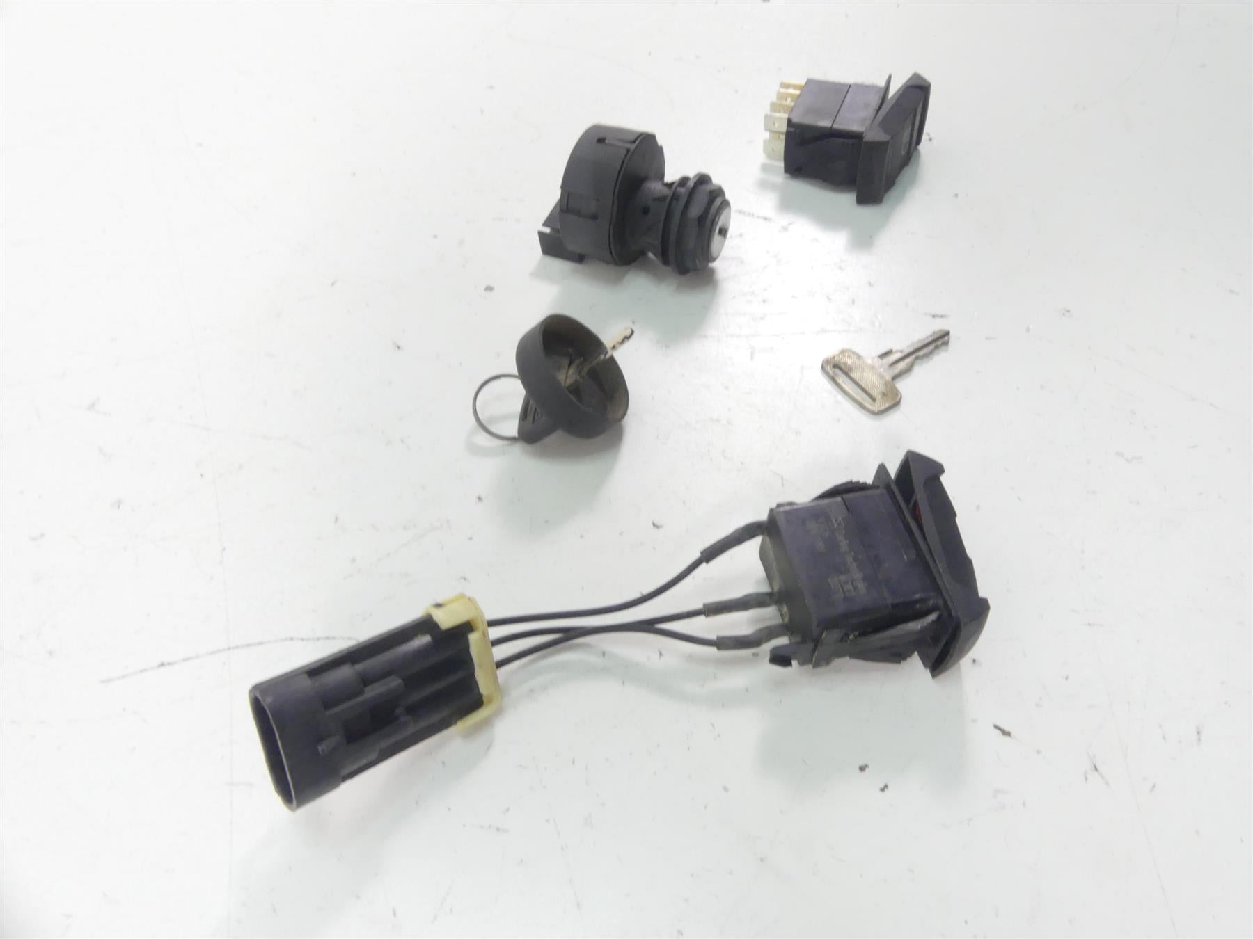 2021 Polaris RZR XP 1000 EPS Ignition Awd Lights Switch & Key Set 4016058 {{ shop.shopifyCountryName }} - Mototech271