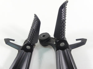 2022 Suzuki GSXR750 Rear Passenger Footpeg Foot Rest Set 43600-14J30 43700-14J30 | Mototech271