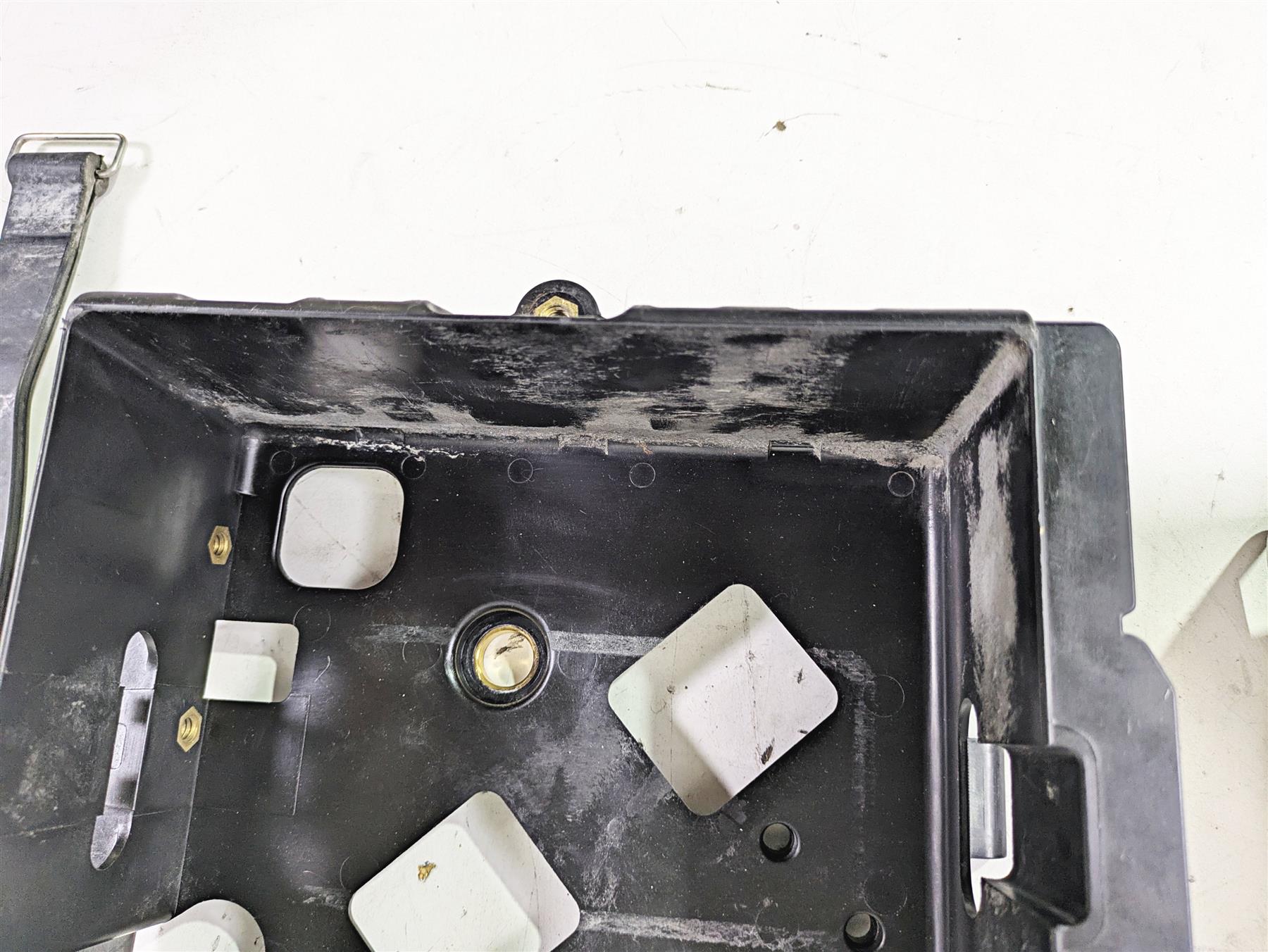 2015 Harley FXDL Dyna Low Rider Battery Tray & Cover 70379-06B {{ shop.shopifyCountryName }} - Mototech271